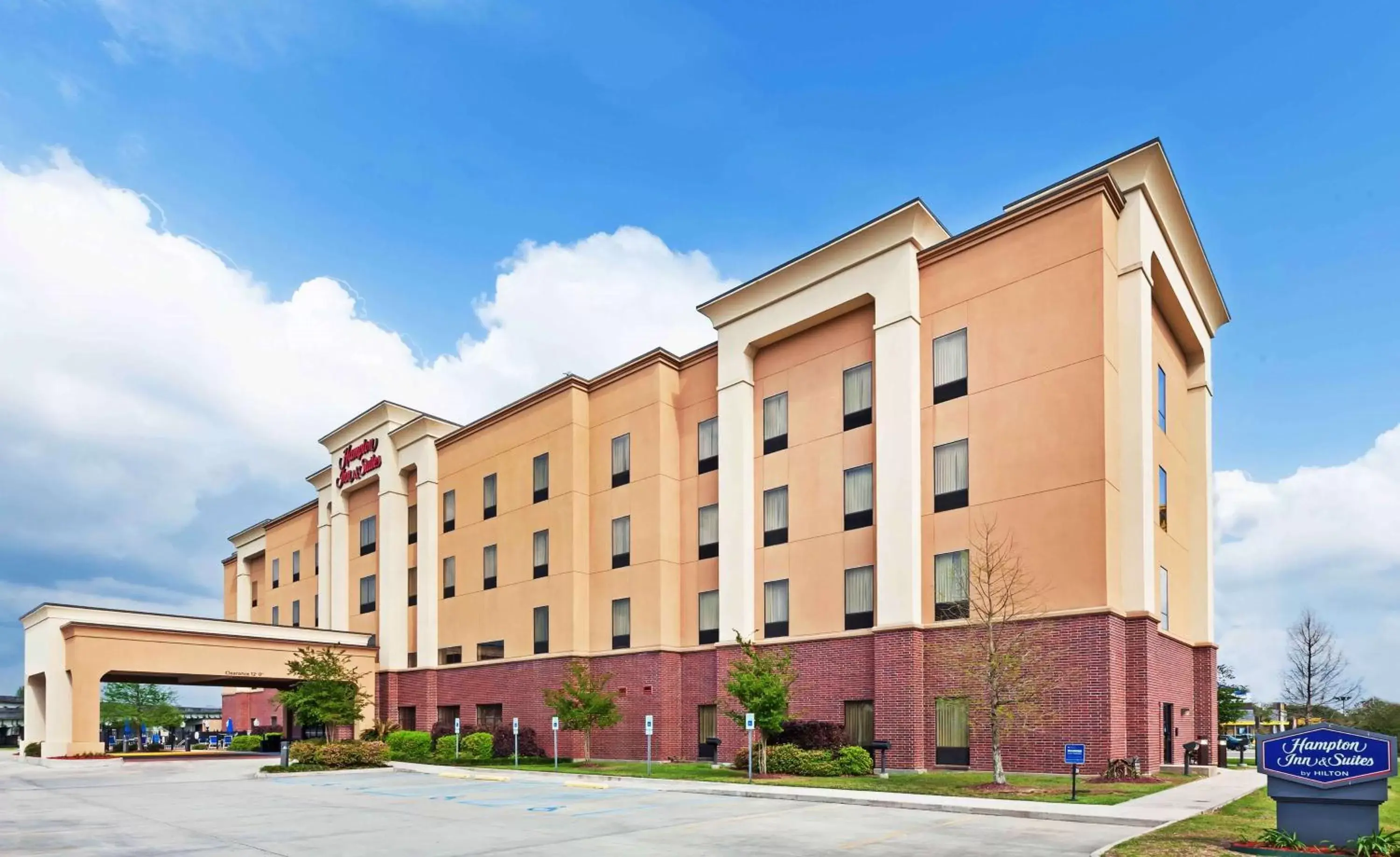 Property building in Hampton Inn & Suites Morgan City Property building in Hampton Inn & Suites Morgan City