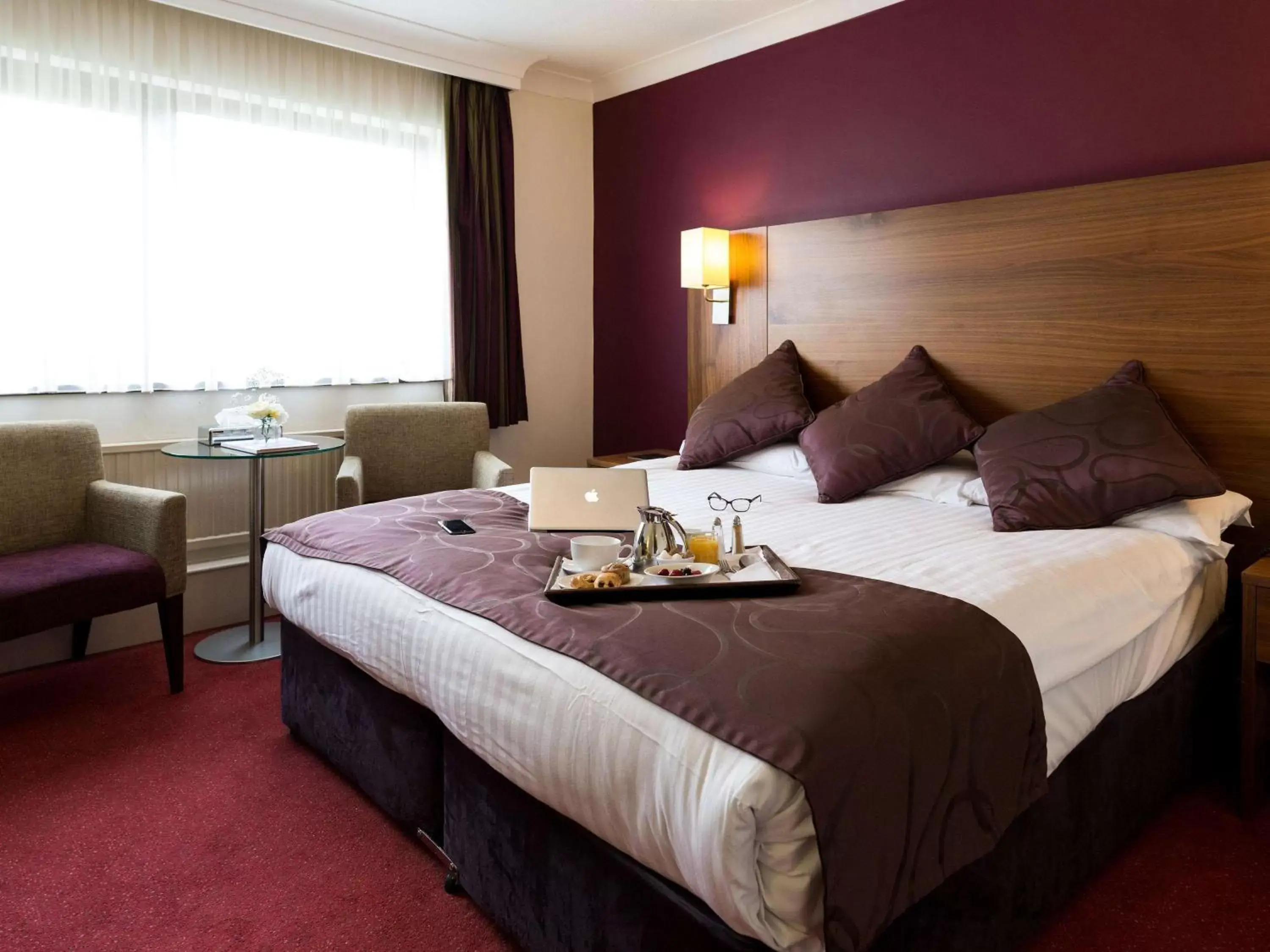 Photo of the whole room, Bed in Mercure Newcastle George Washington Hotel Golf & Spa