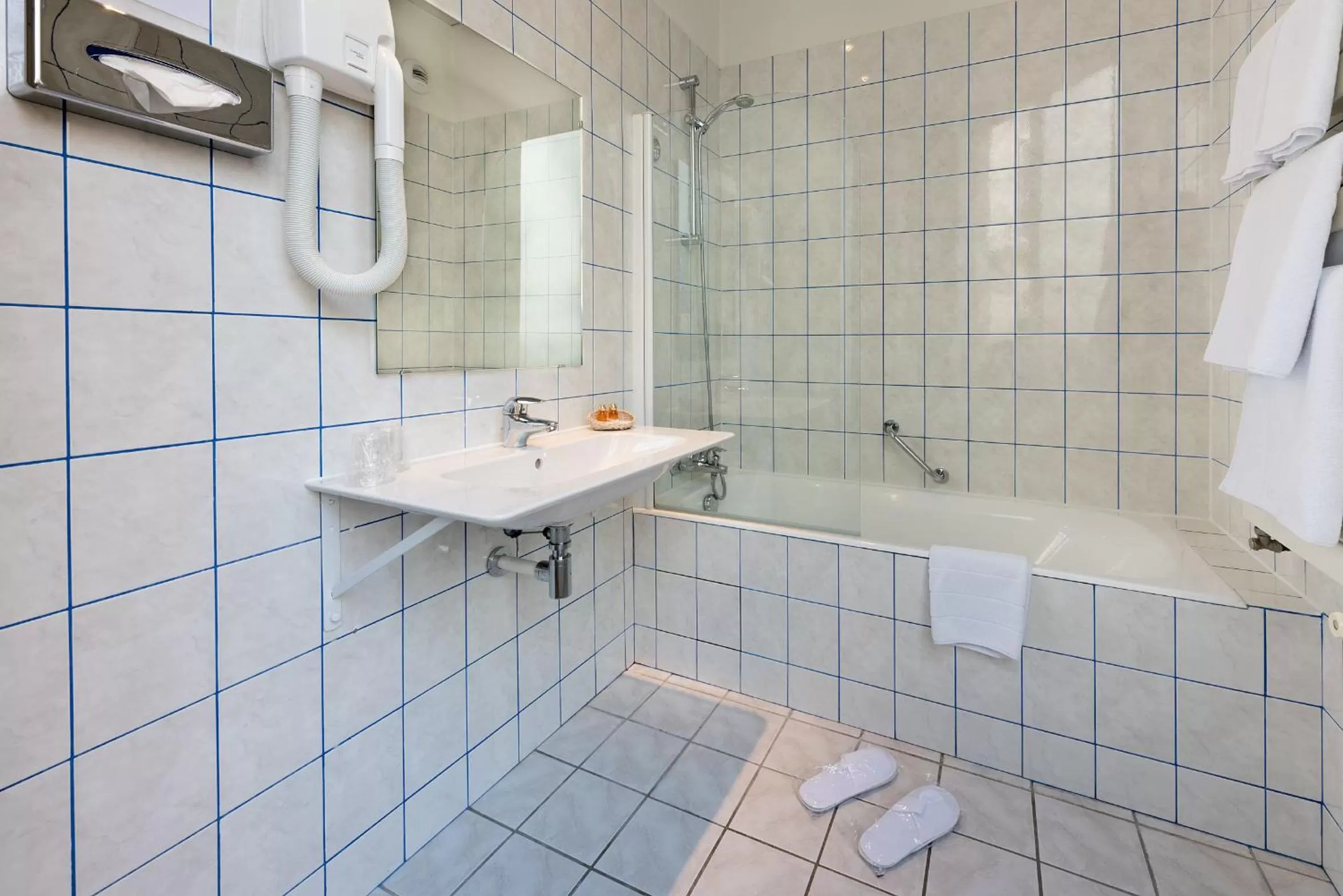 Bathroom in Hotel Pax Opera