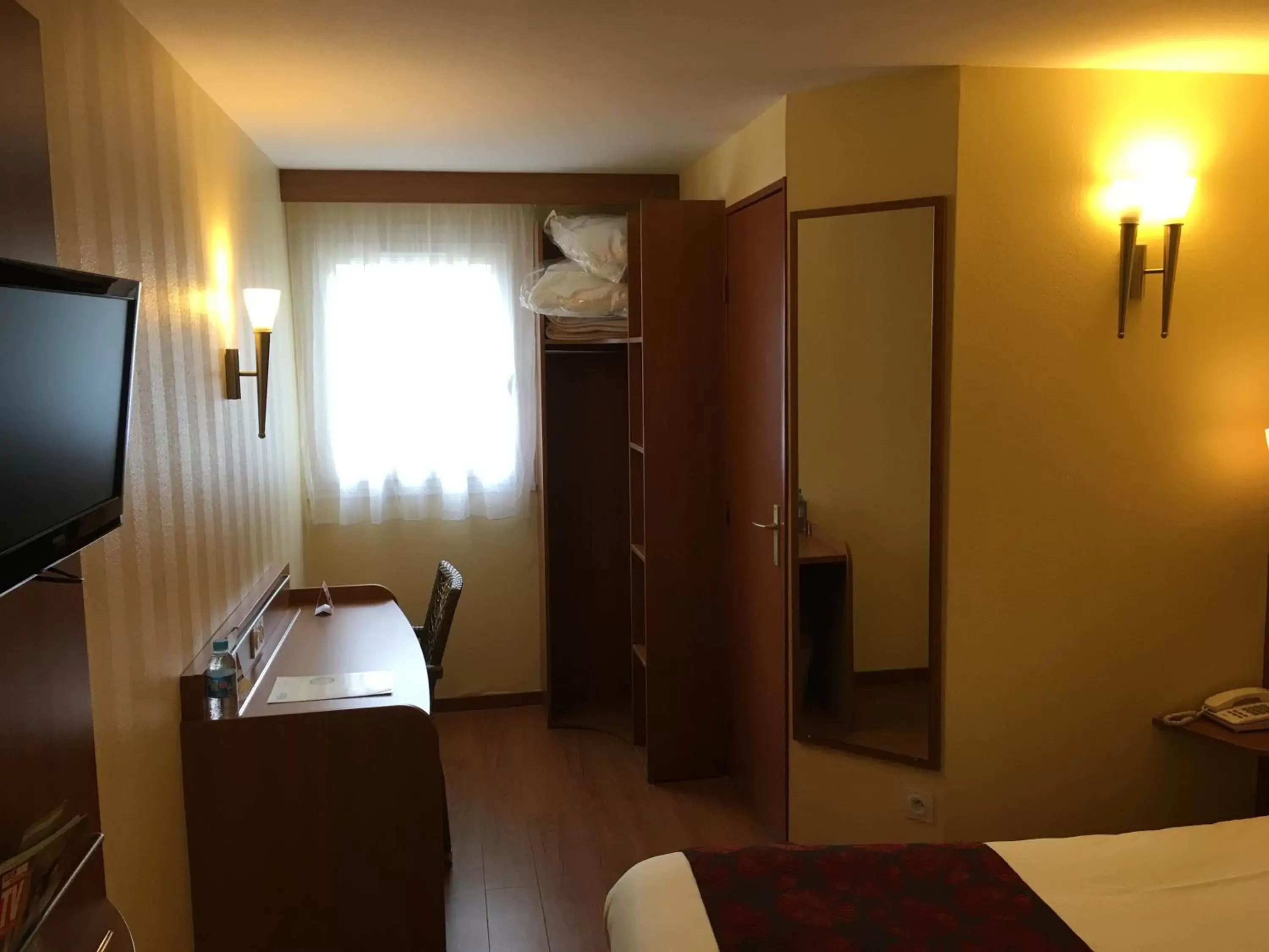 Single Room with Bathroom - single occupancy in Brit Hotel Poitiers Beaulieu Single Room with Bathroom - single occupancy in Brit Hotel Poitiers Beaulieu