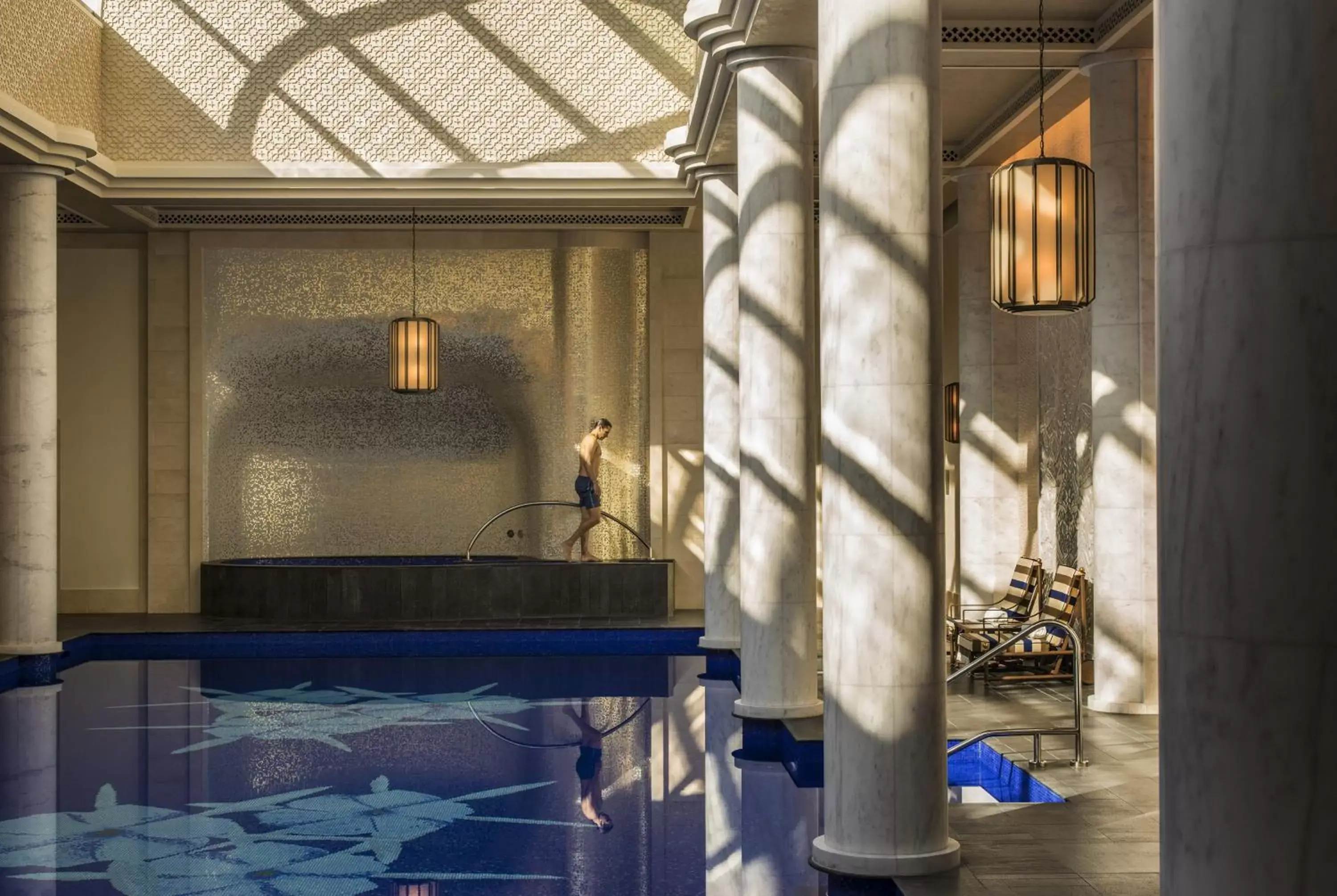 Swimming pool, Lounge/Bar in Four Seasons Resort Dubai at Jumeirah Beach