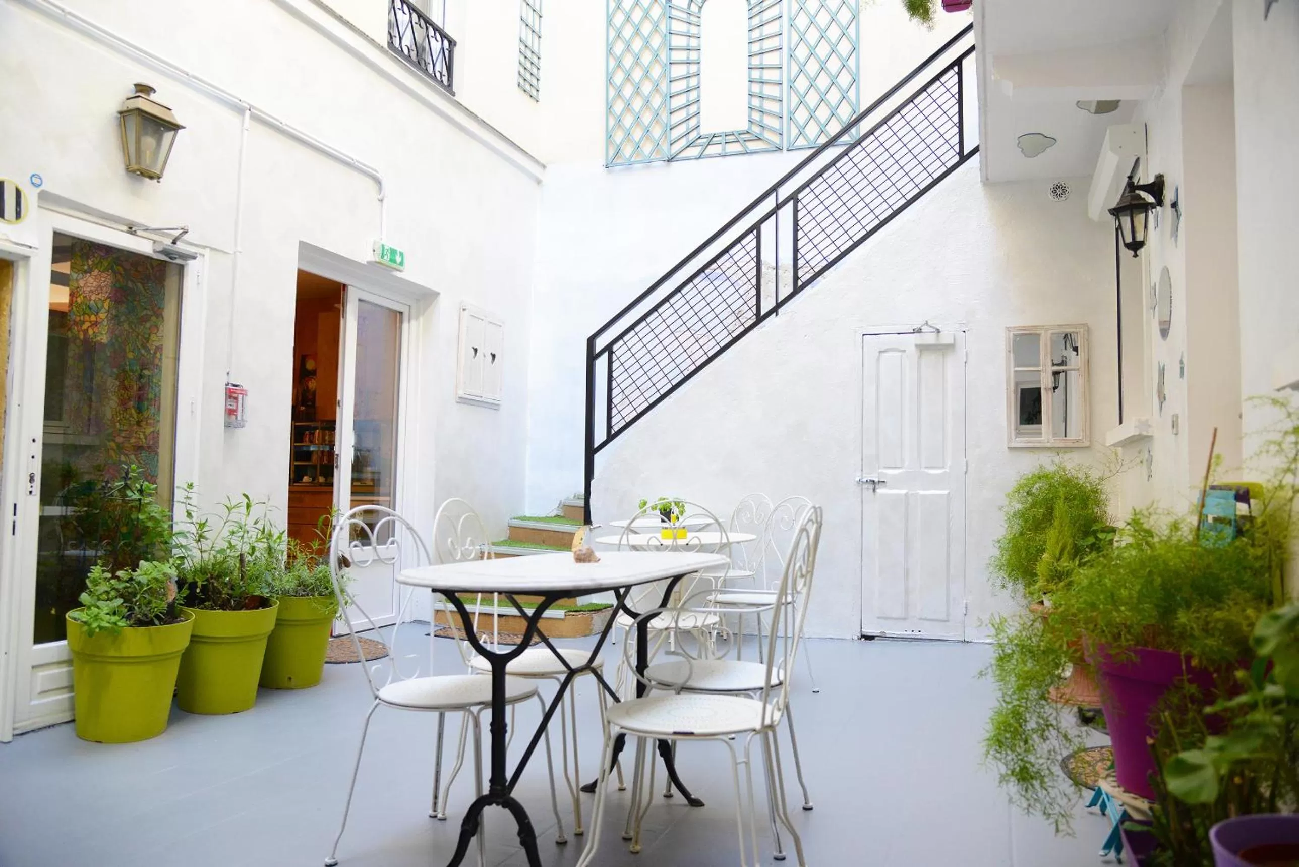 Patio in Hôtel Malar