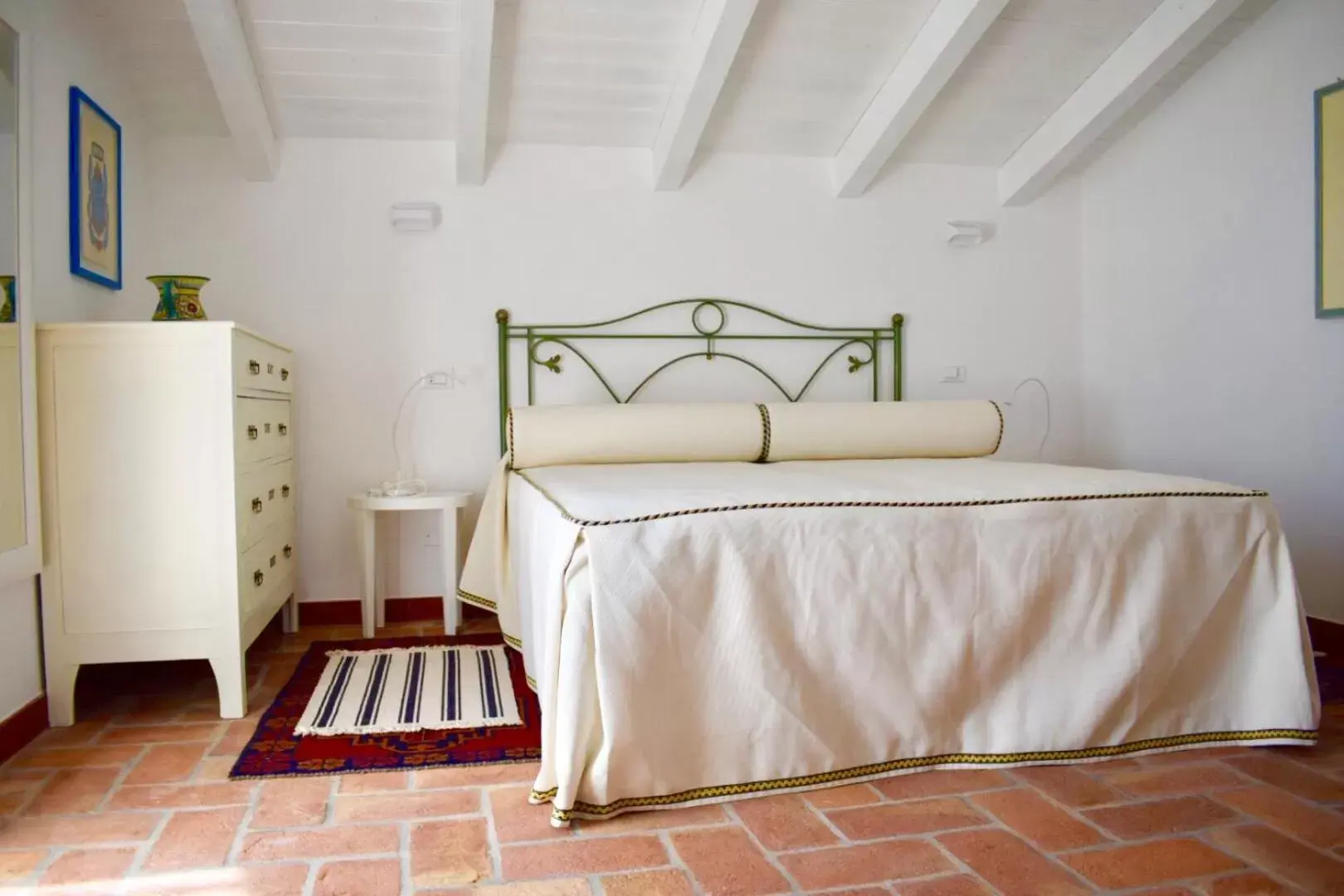 Photo of the whole room, Bed in Le Ginestre