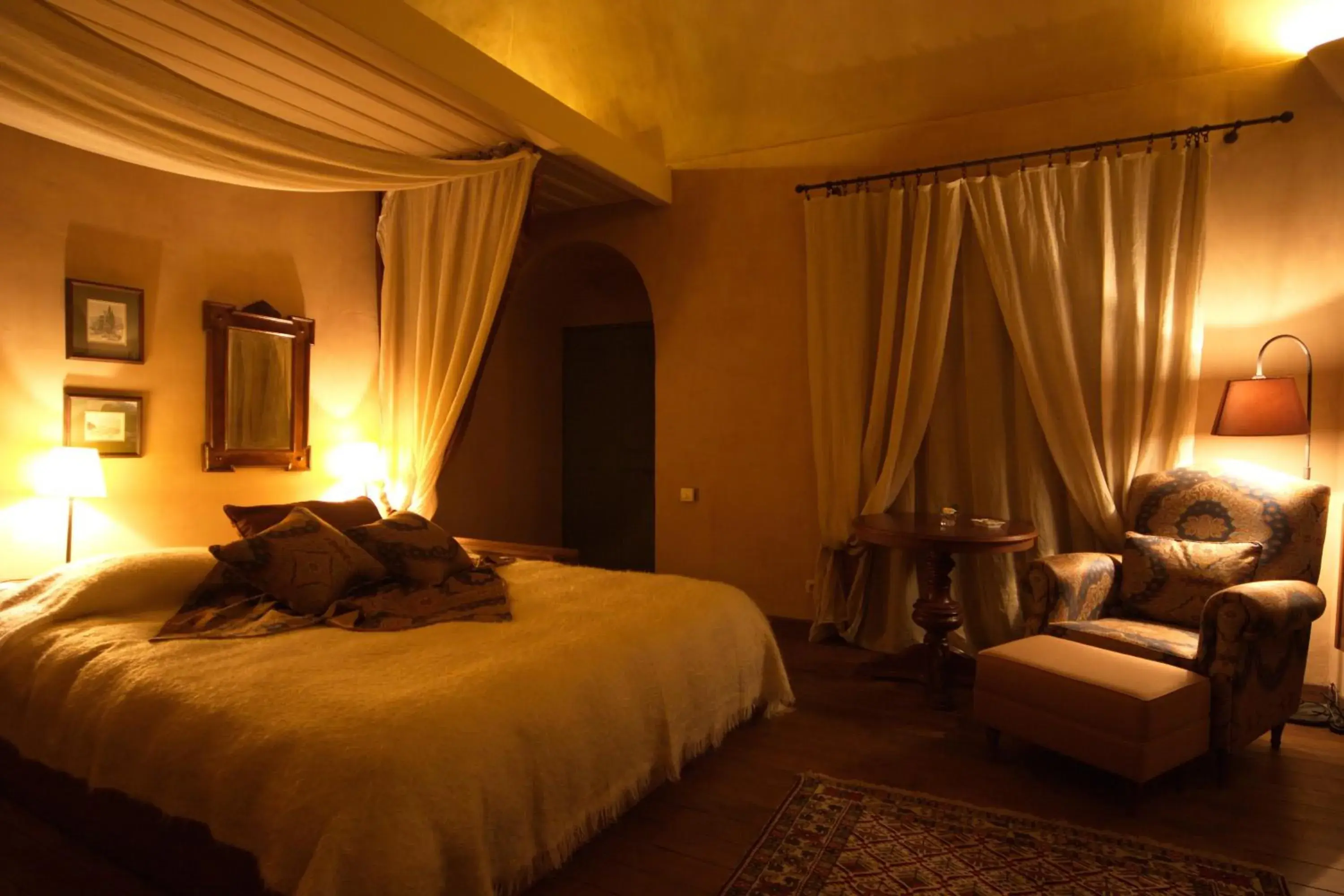 Photo of the whole room, Bed in Imaret Hotel