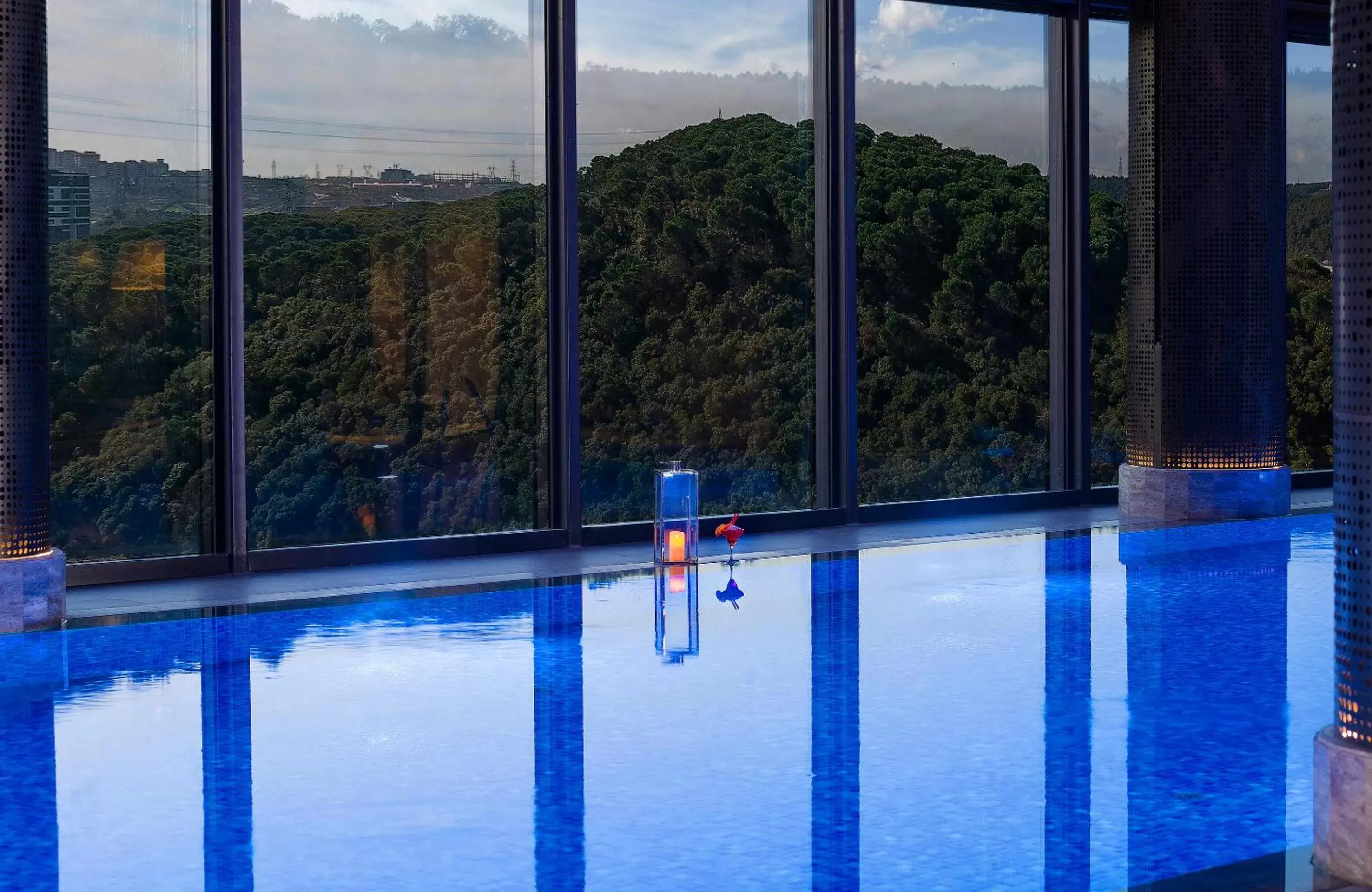 Swimming pool in Radisson Collection Hotel, Vadistanbul Swimming pool in Radisson Collection Hotel, Vadistanbul