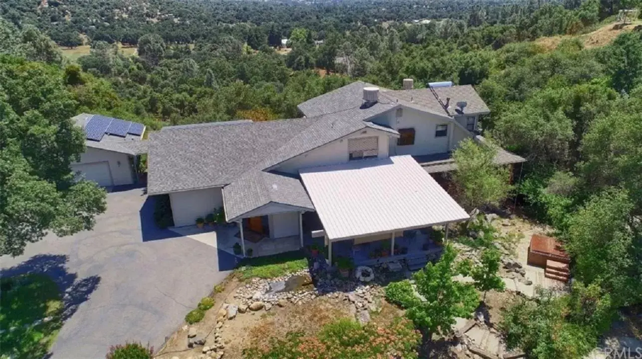 Property building in Narrow Gauge Inn Property building in Narrow Gauge Inn