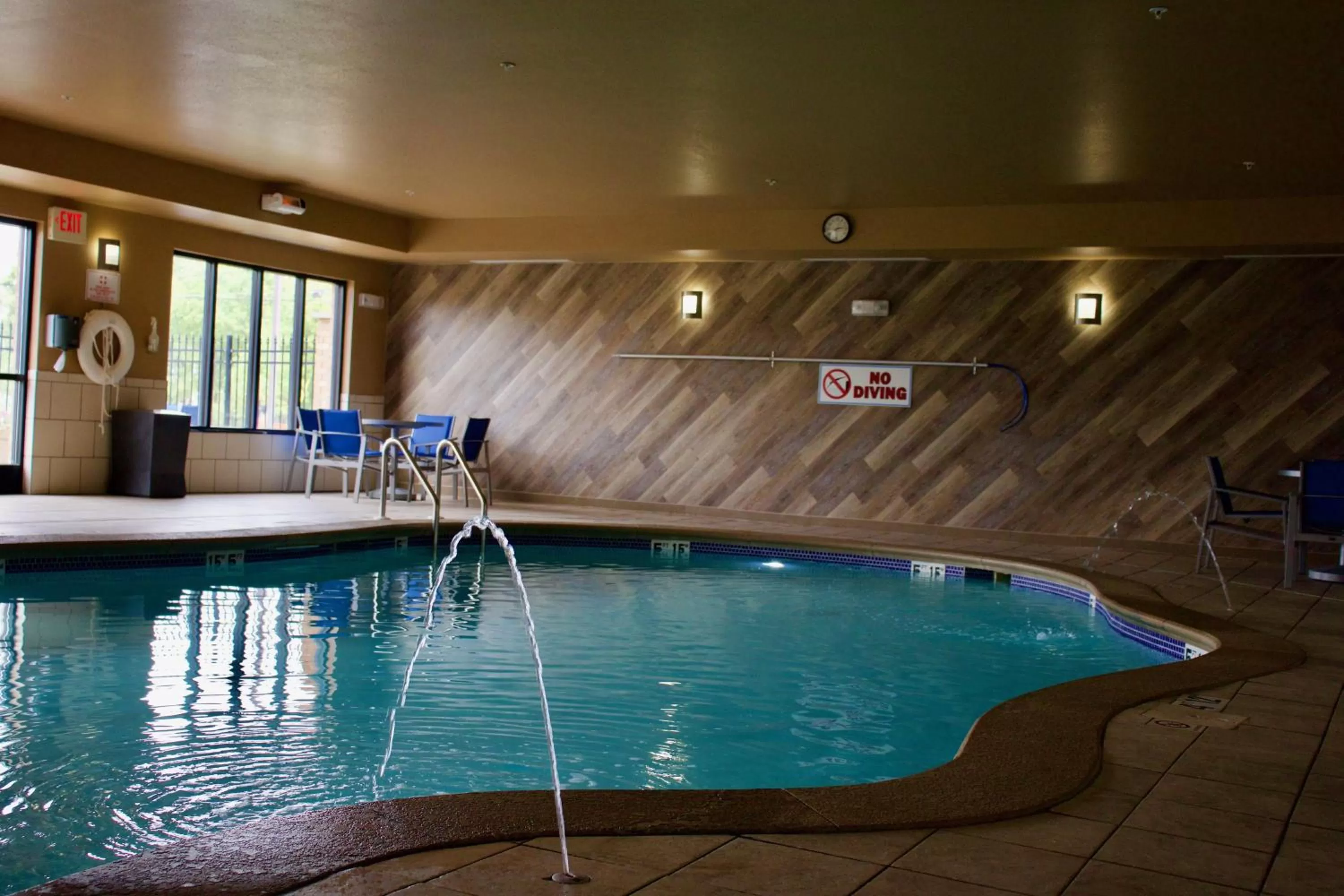 Swimming pool in Holiday Inn Express Hotel & Suites Crawfordsville by IHG