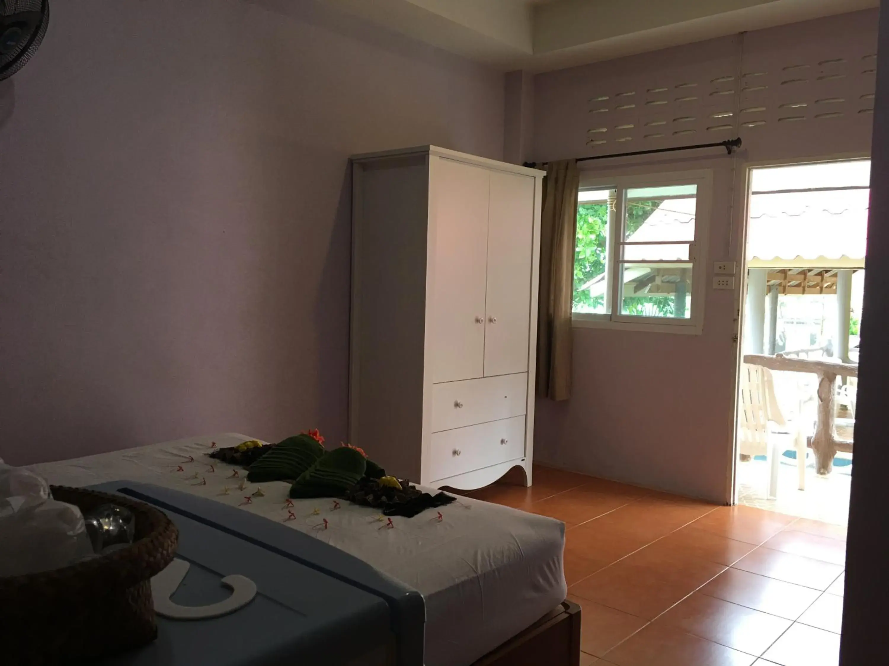 Bedroom in Lanta Garden Home (SHA Extra Plus)