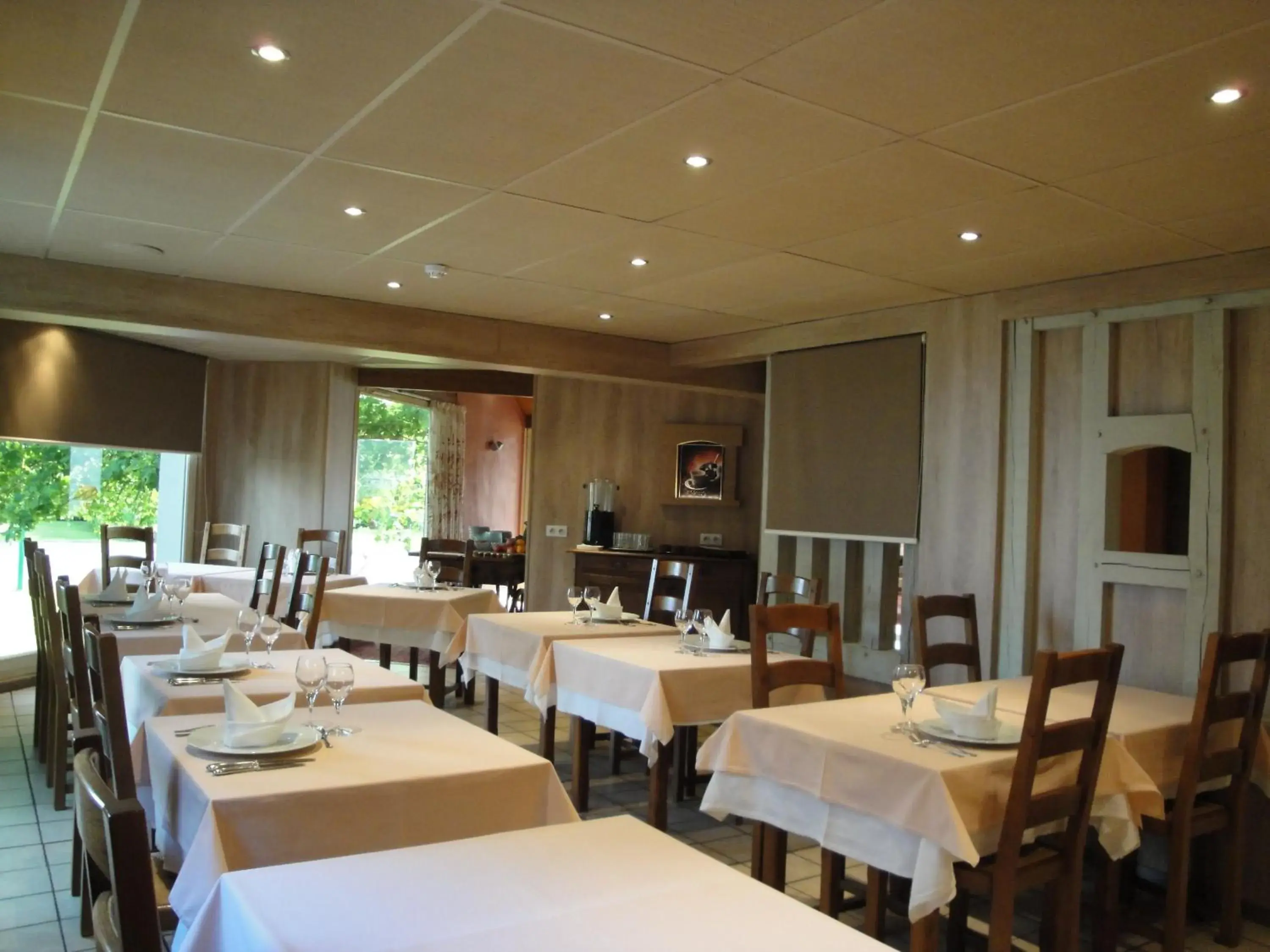 Restaurant/Places to Eat in Hotel Le Drakkar