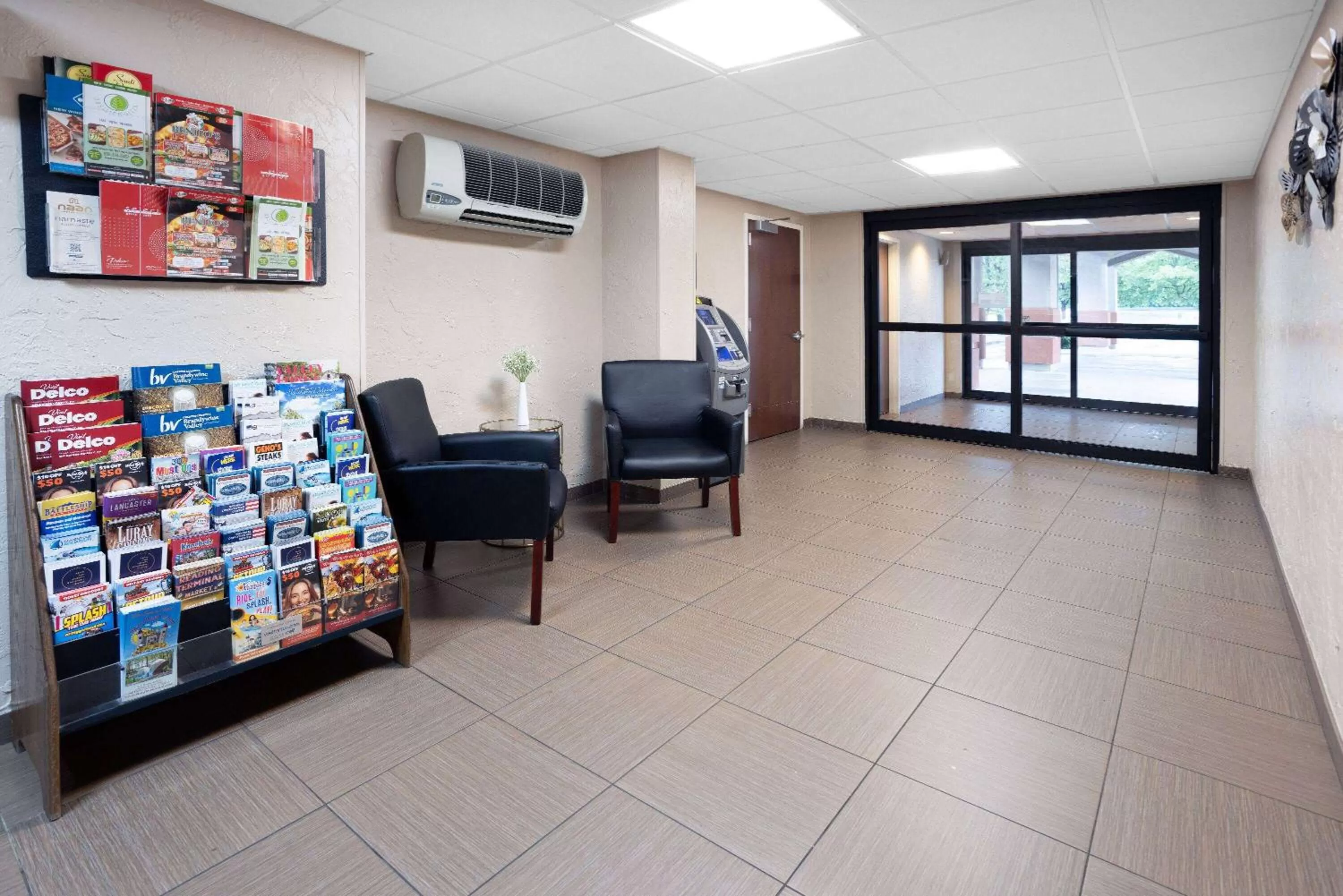 Lobby or reception in Super 8 by Wyndham Mount Laurel
