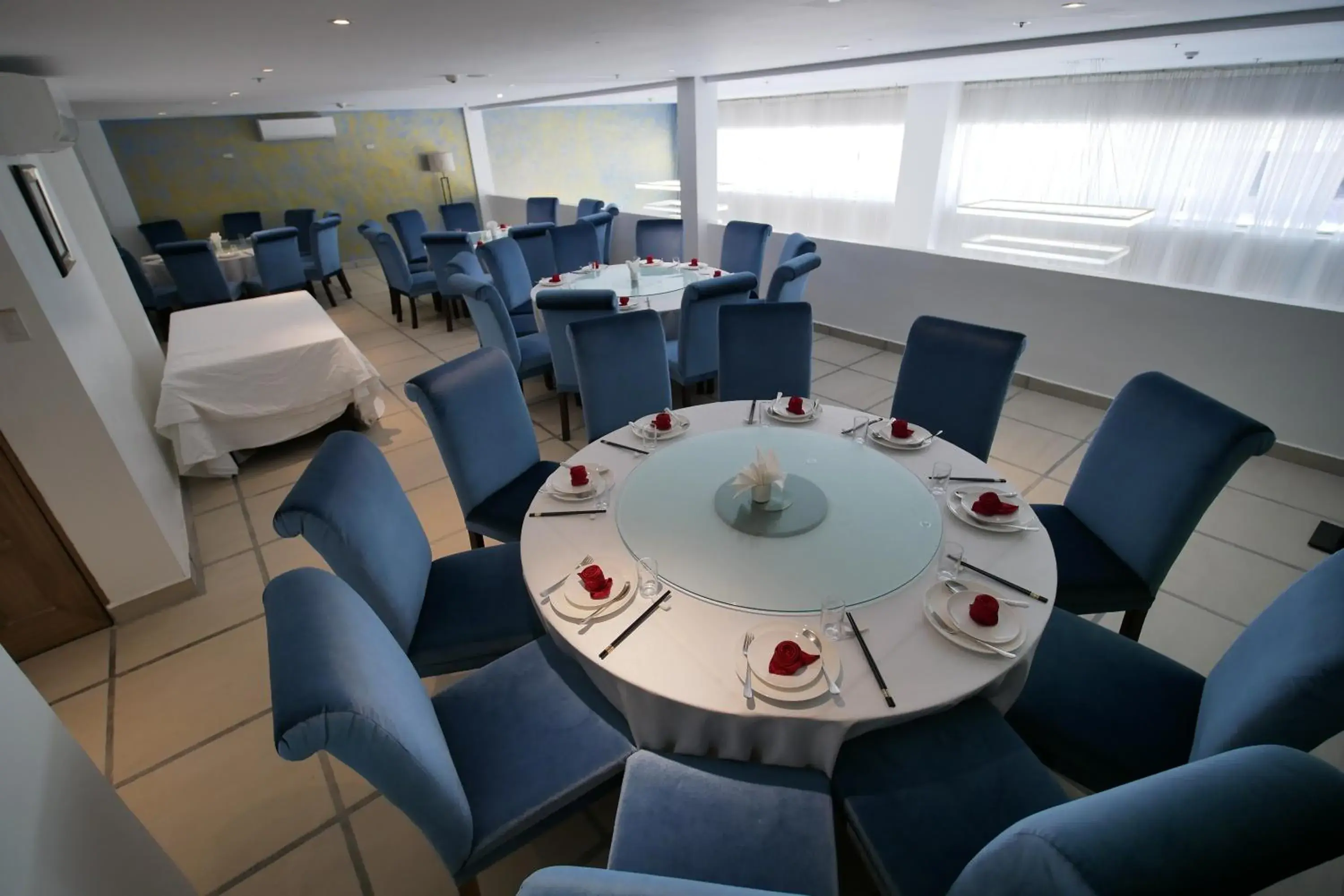 Business facilities, Restaurant/Places to Eat in Blue Lotus Hotel