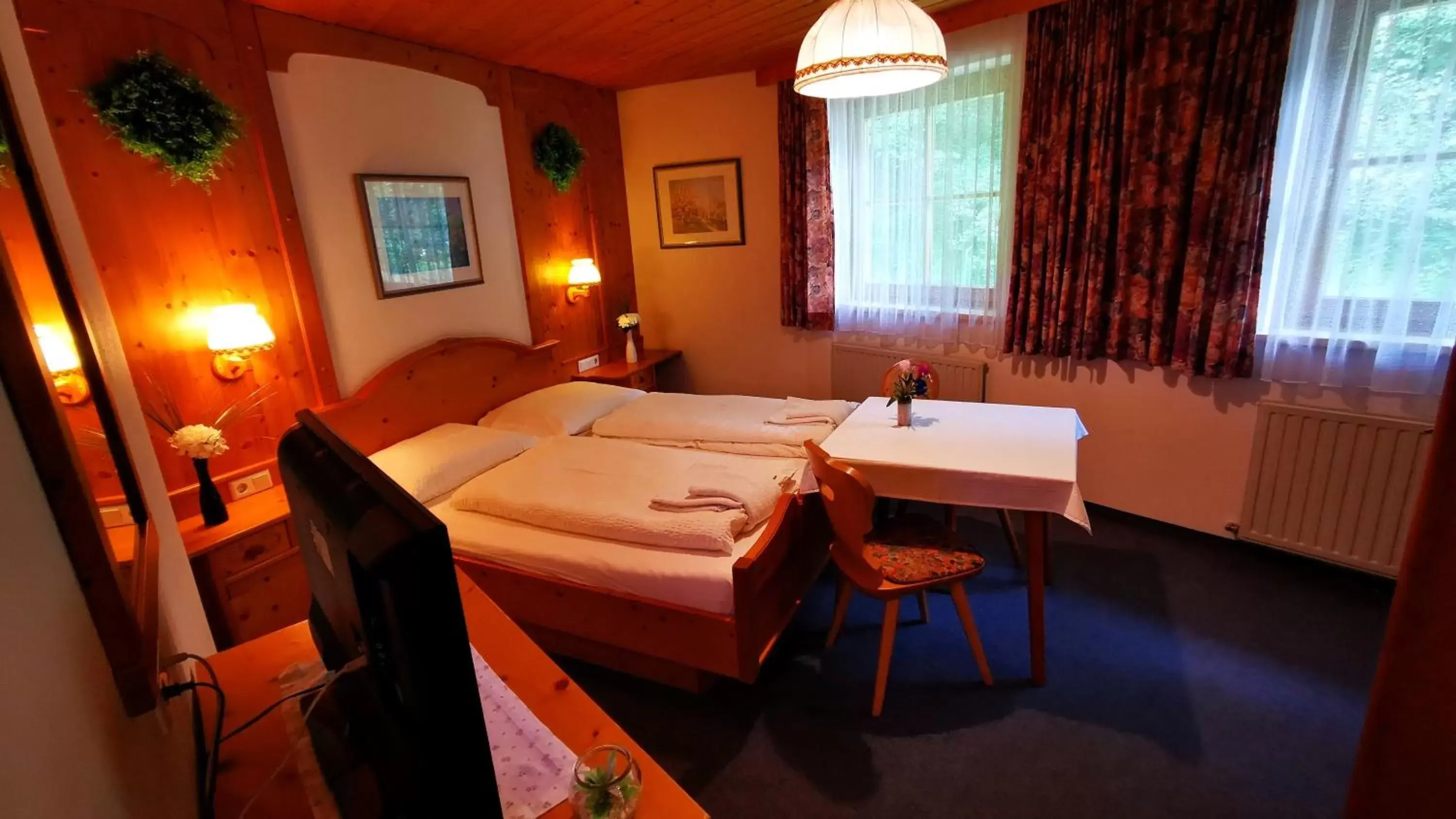 Deluxe Room (2 Adults + 1 Child) in Gasthof Geronimo Deluxe Room (2 Adults + 1 Child) in Gasthof Geronimo