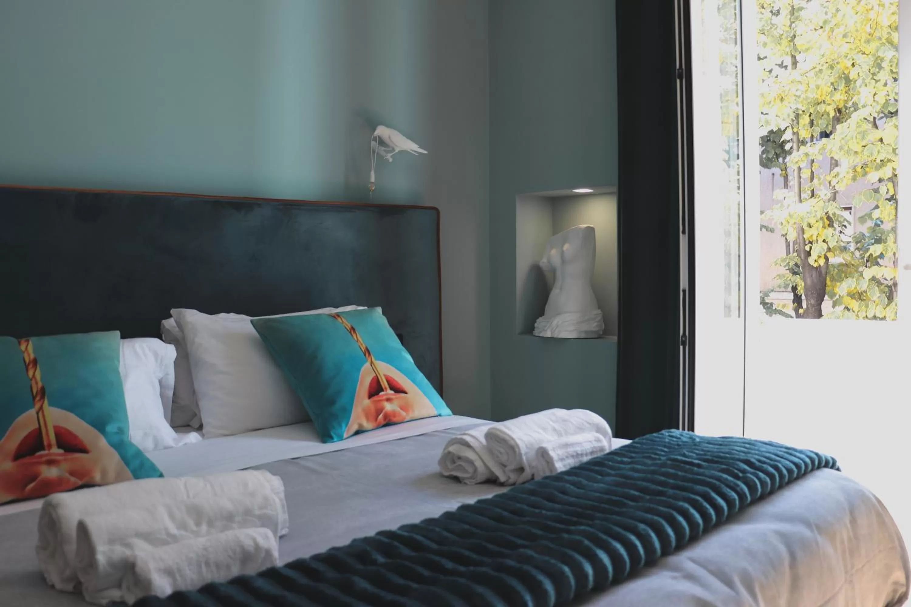 Bed in Aron Only Suites Bed and Breakfast