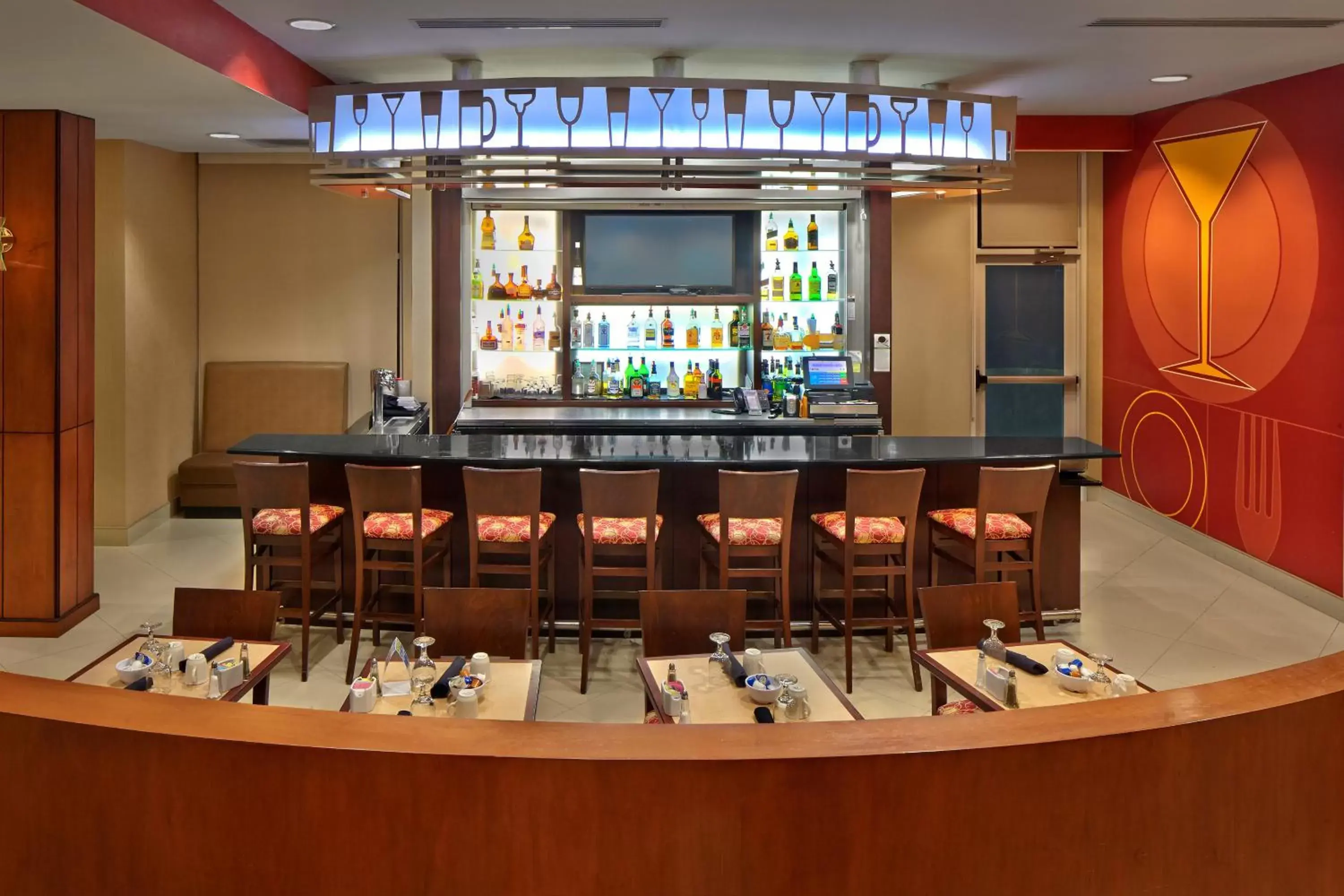 Lounge or bar in Holiday Inn Jacksonville E 295 Baymeadows, an IHG Hotel