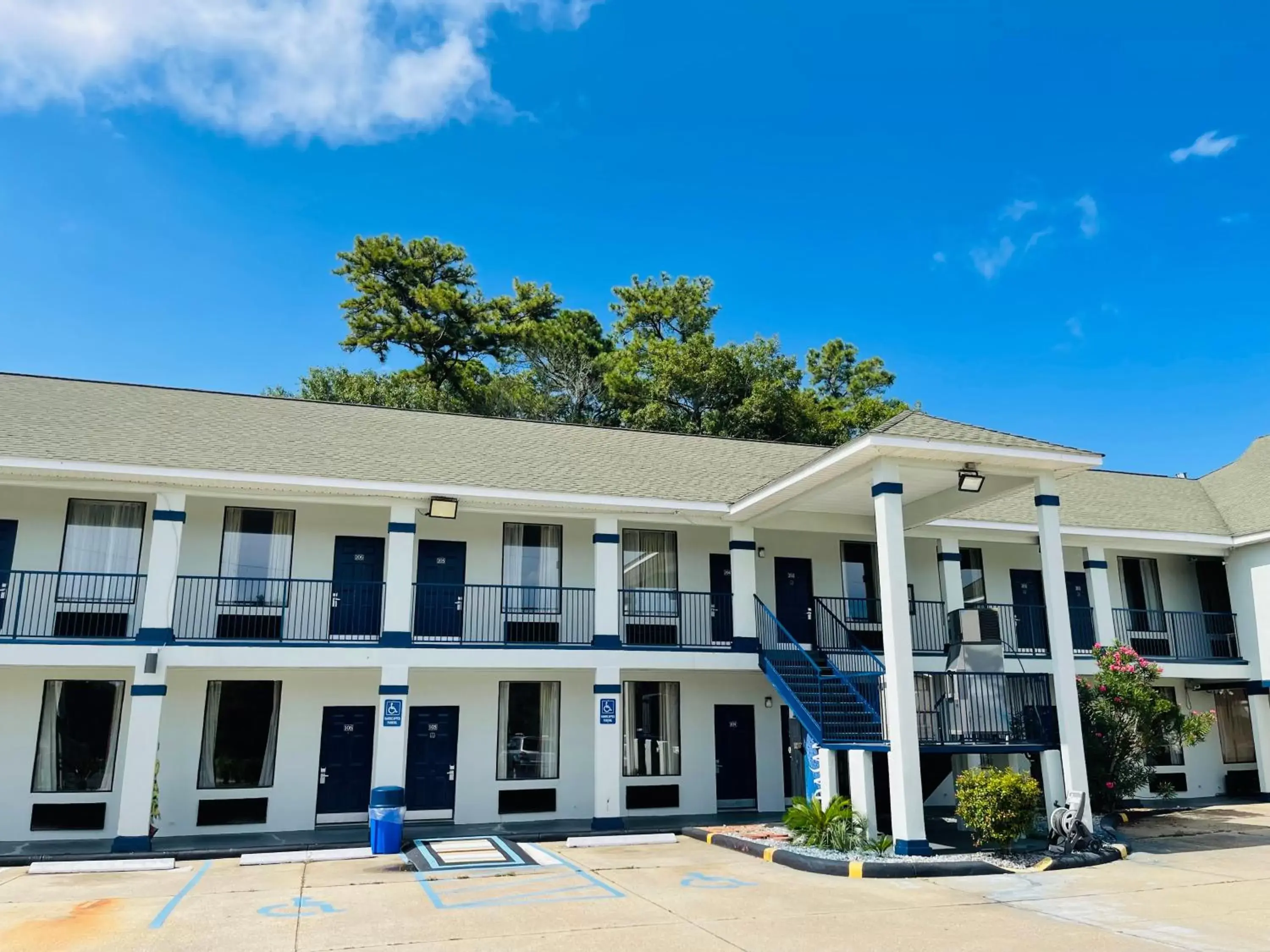 Property Building in MAGNOLIA INN of BELOXI,OCEAN SPRINGS,PASCAGOULA & GAUTIER