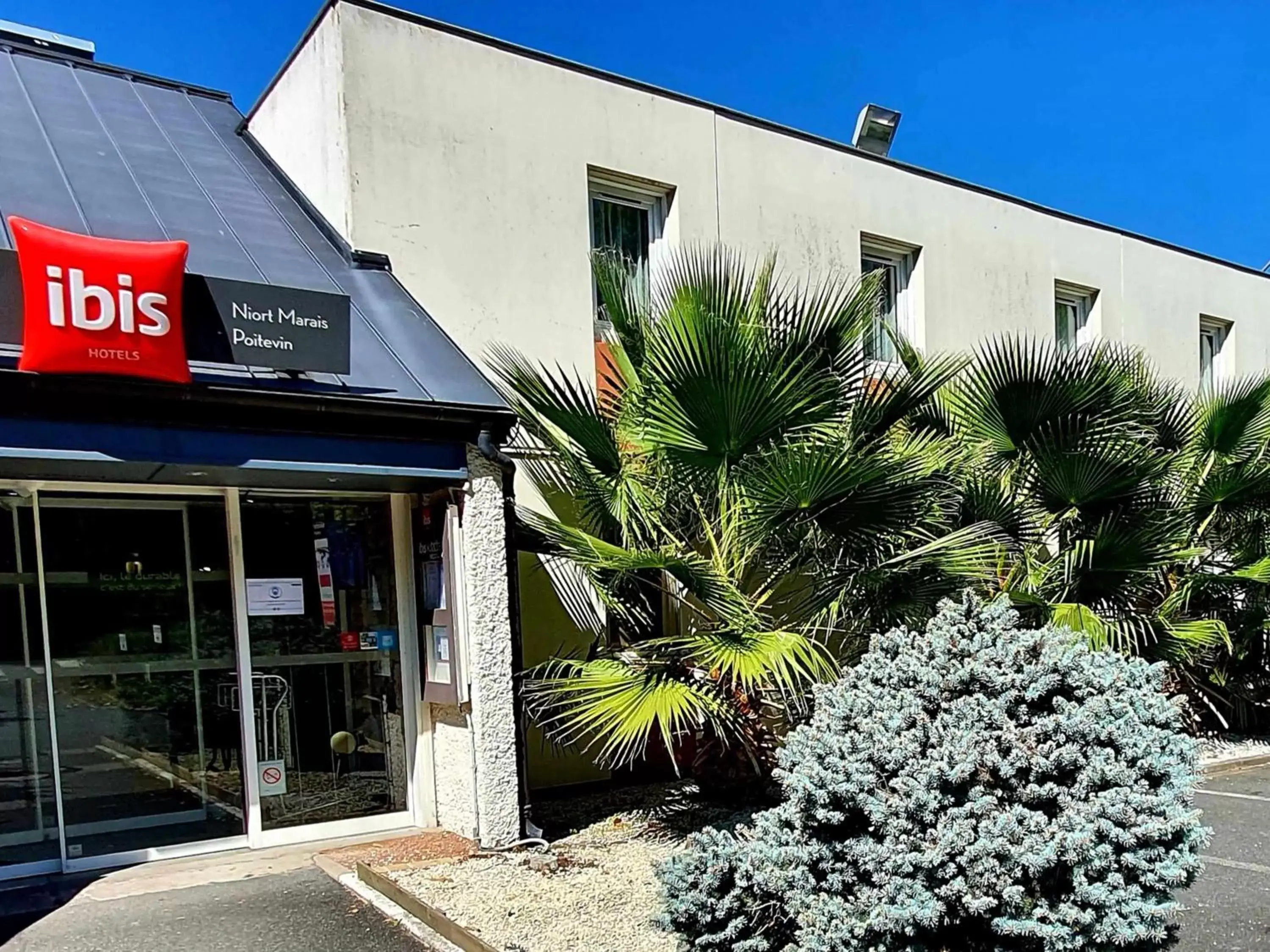 Property building in ibis Niort Marais Poitevin