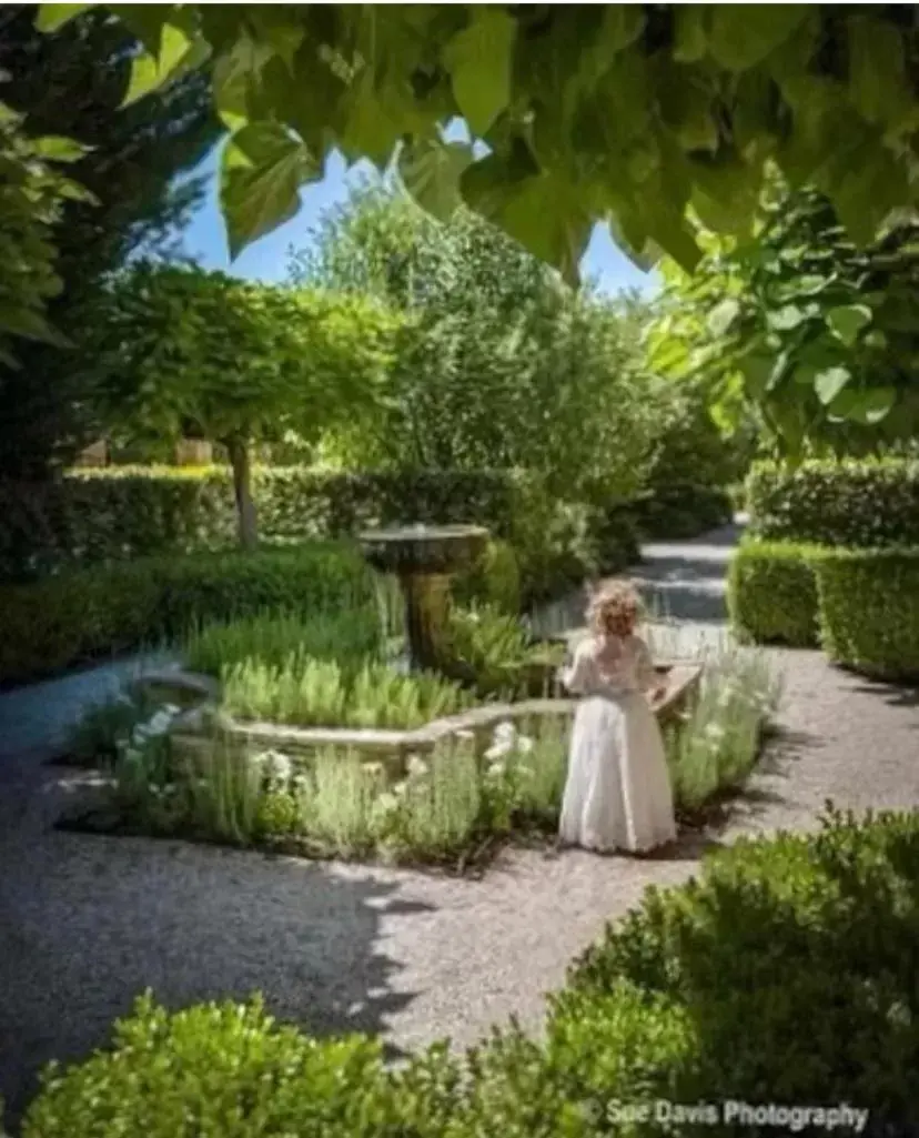 Garden in Howlong Old Post Office Luxury Suite