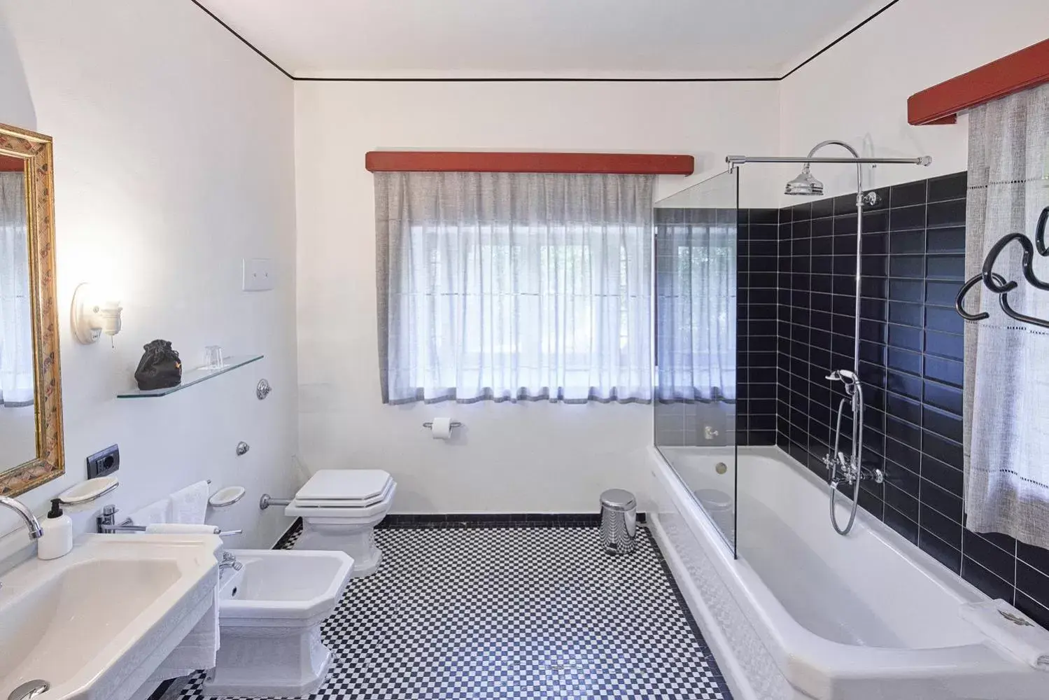 Bathroom in La Loggia Historic Resort