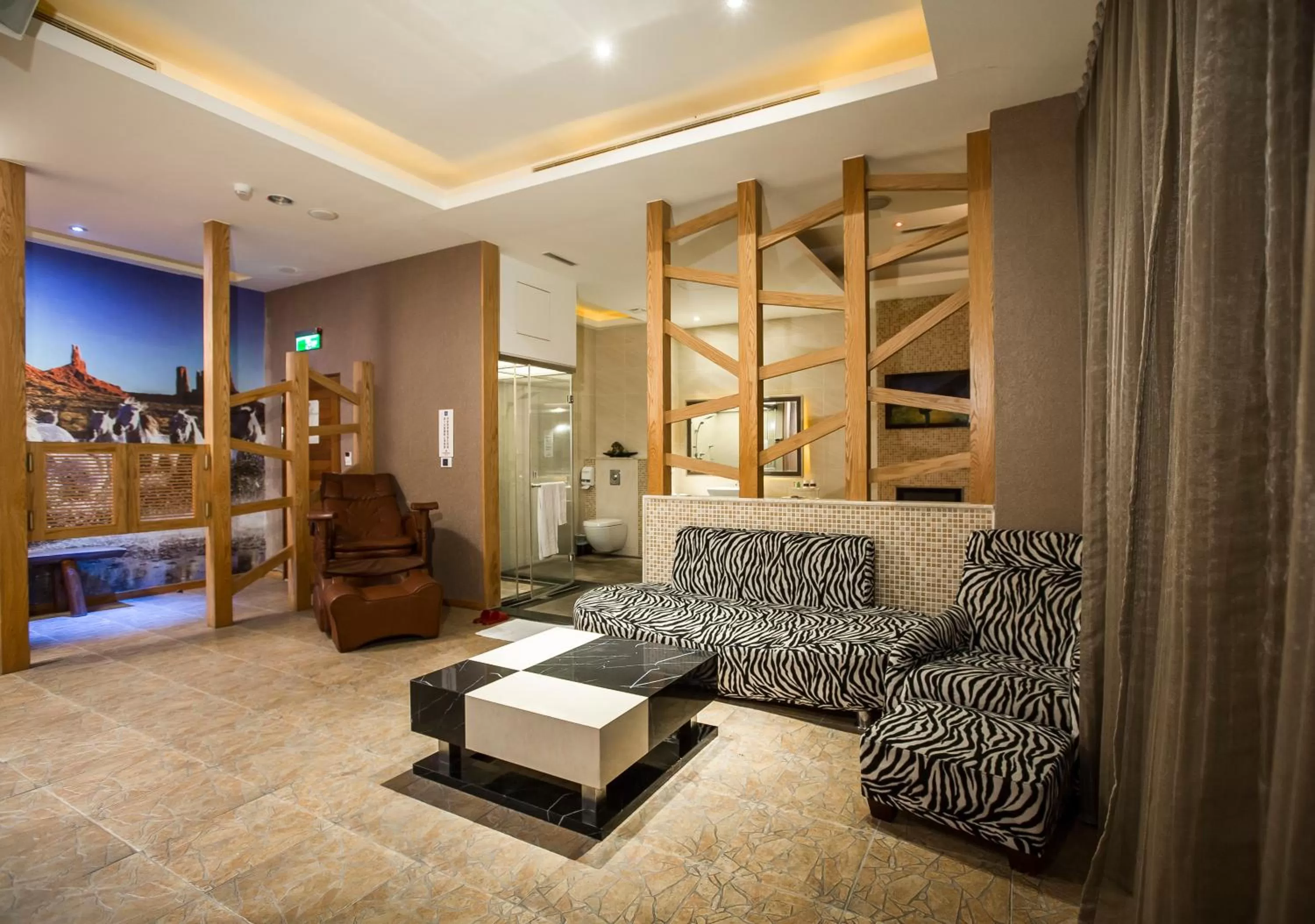 Living room in Moon Area Motel