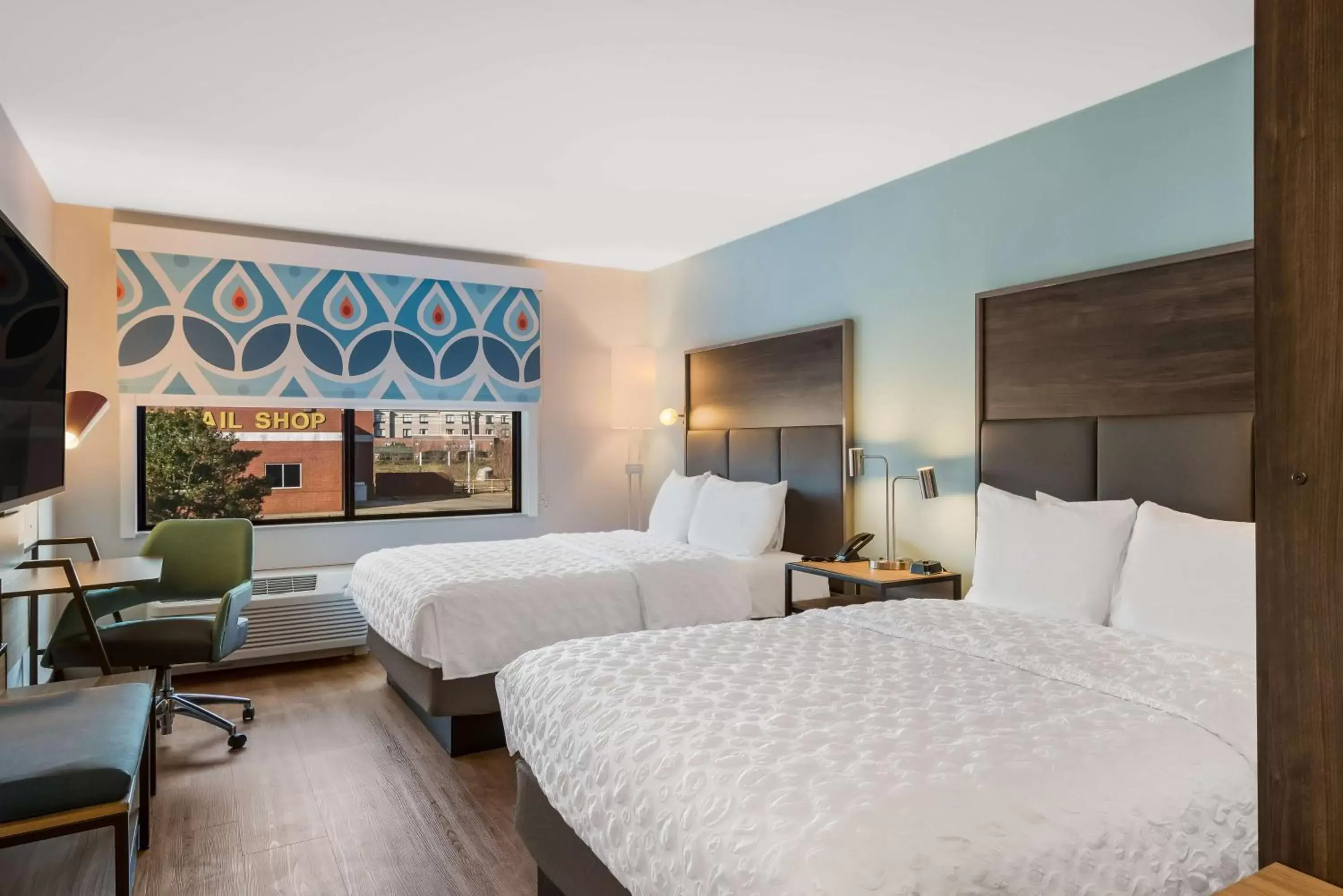 Bed in Tru By Hilton Greensboro, Nc