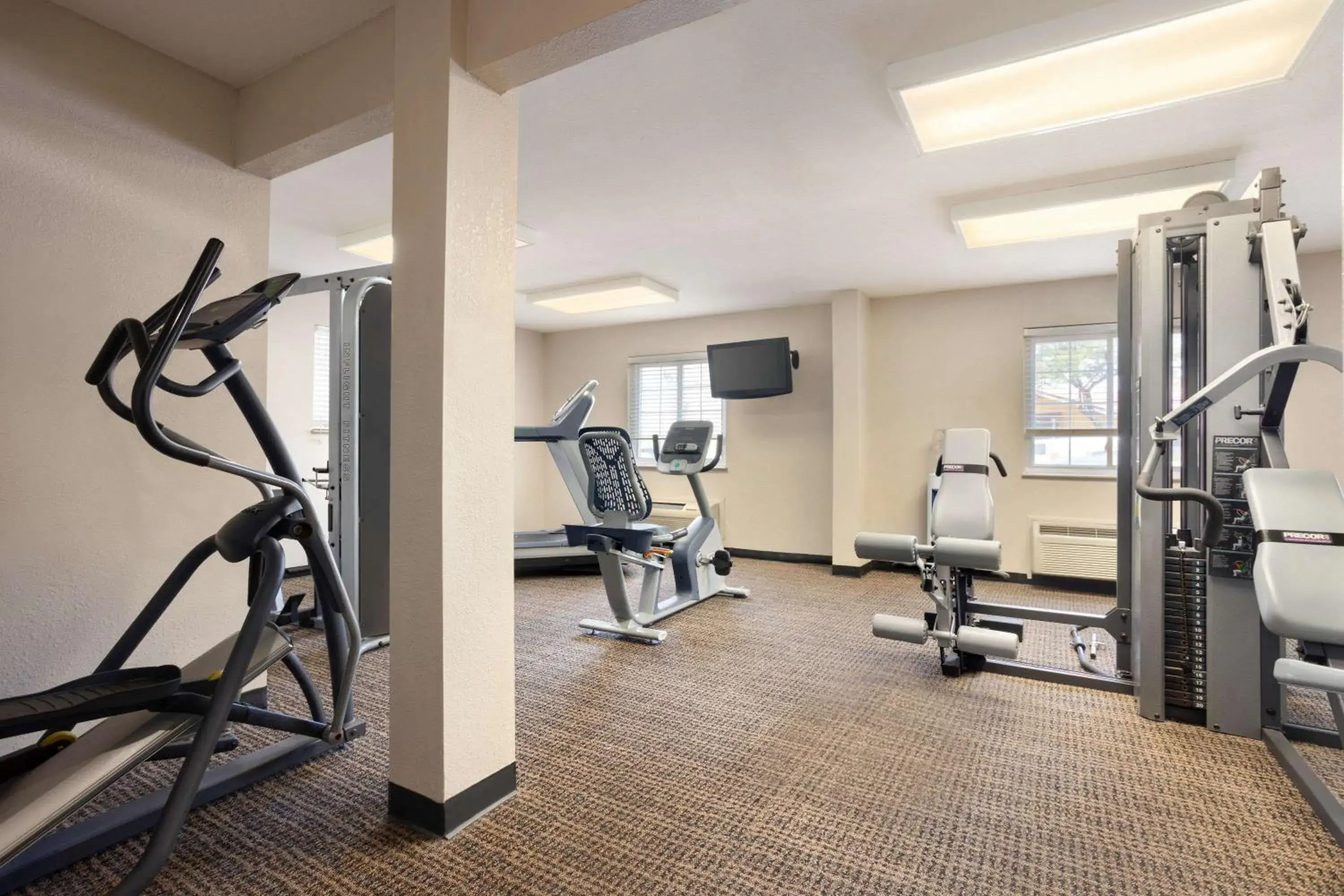 Fitness centre/facilities, Fitness Center/Facilities in Baymont by Wyndham Kansas City KU Medical Center