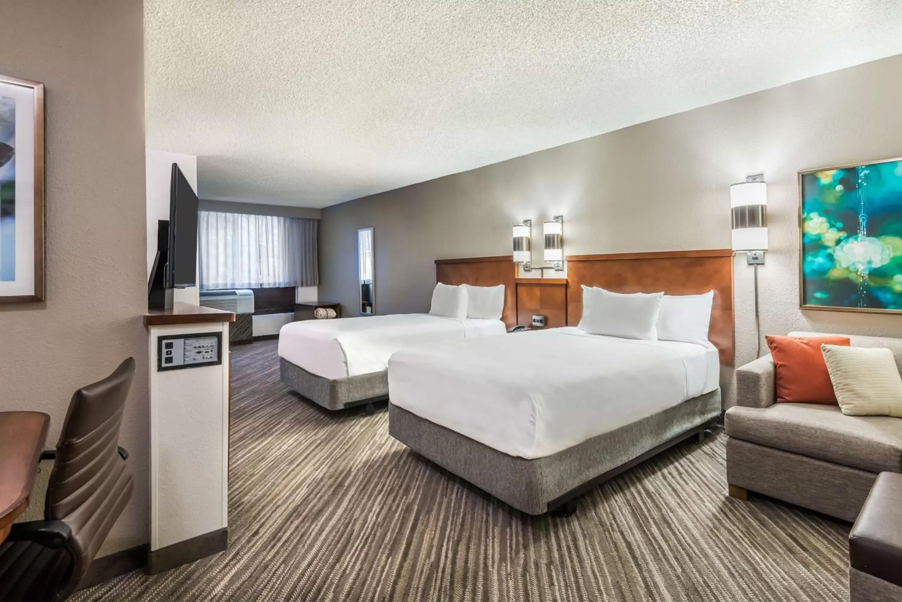 Photo of the whole room, Bed in Hyatt Place Atlanta Duluth Johns Creek