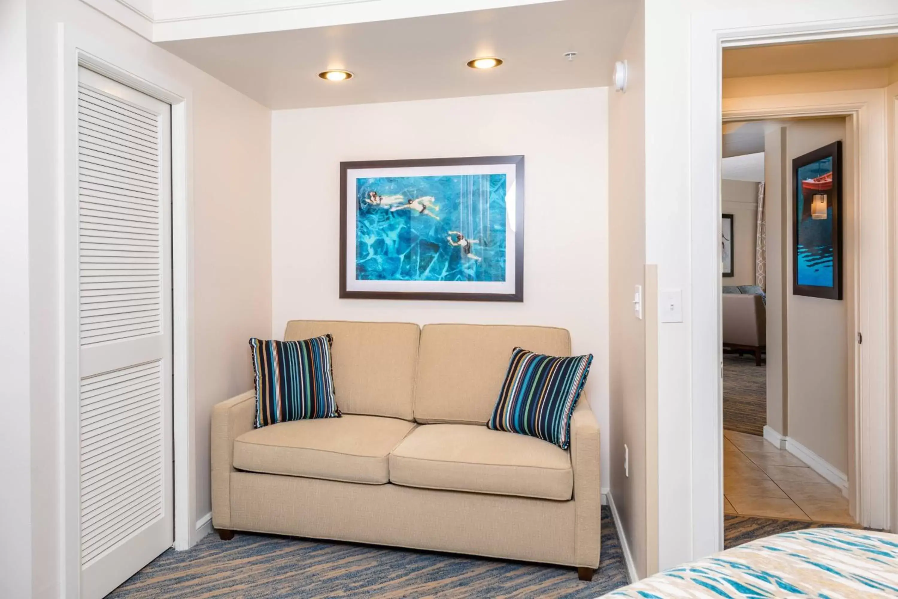 Bedroom, Seating Area in Marriott's Cypress Harbour Villas
