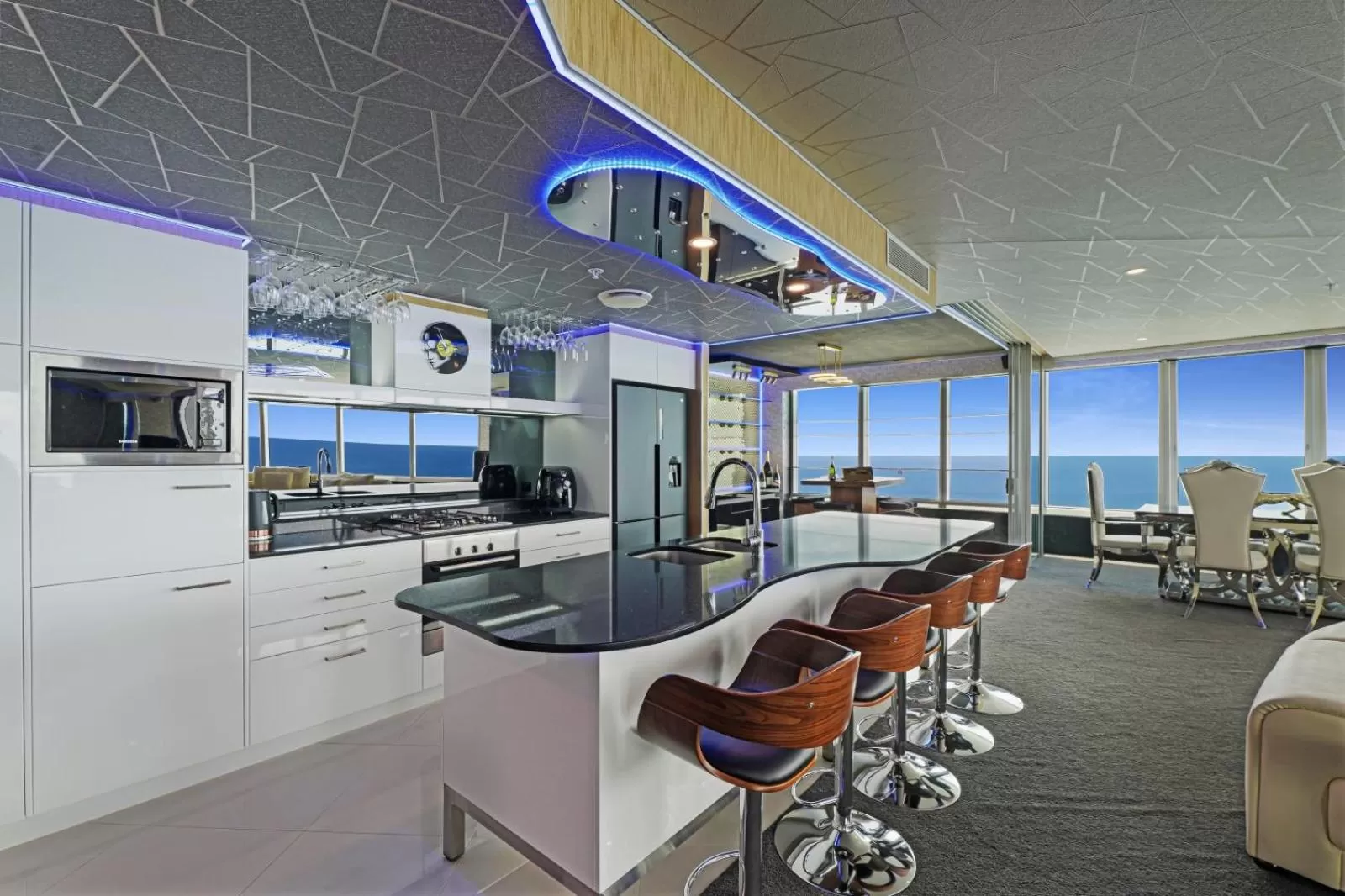 kitchen in Q1 Resort & Spa - Official