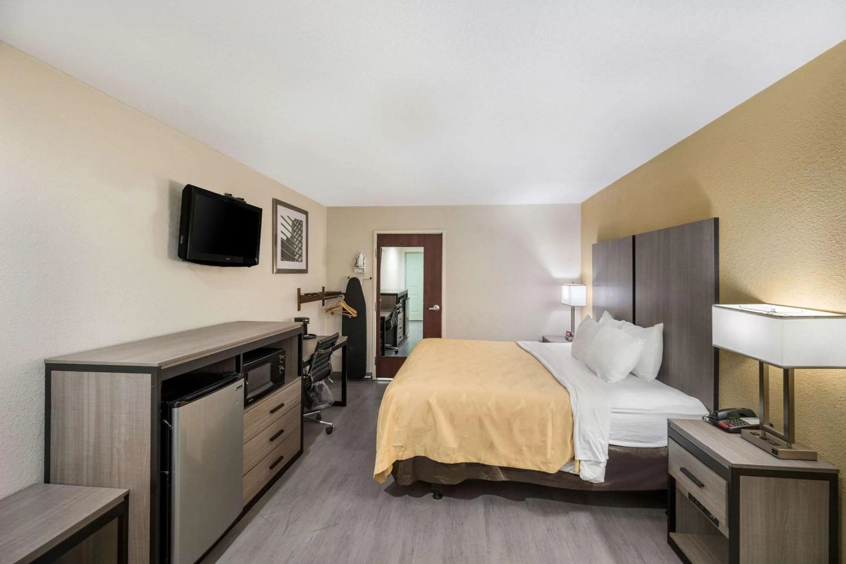 Bedroom, Bed in Quality Inn Fort Stockton