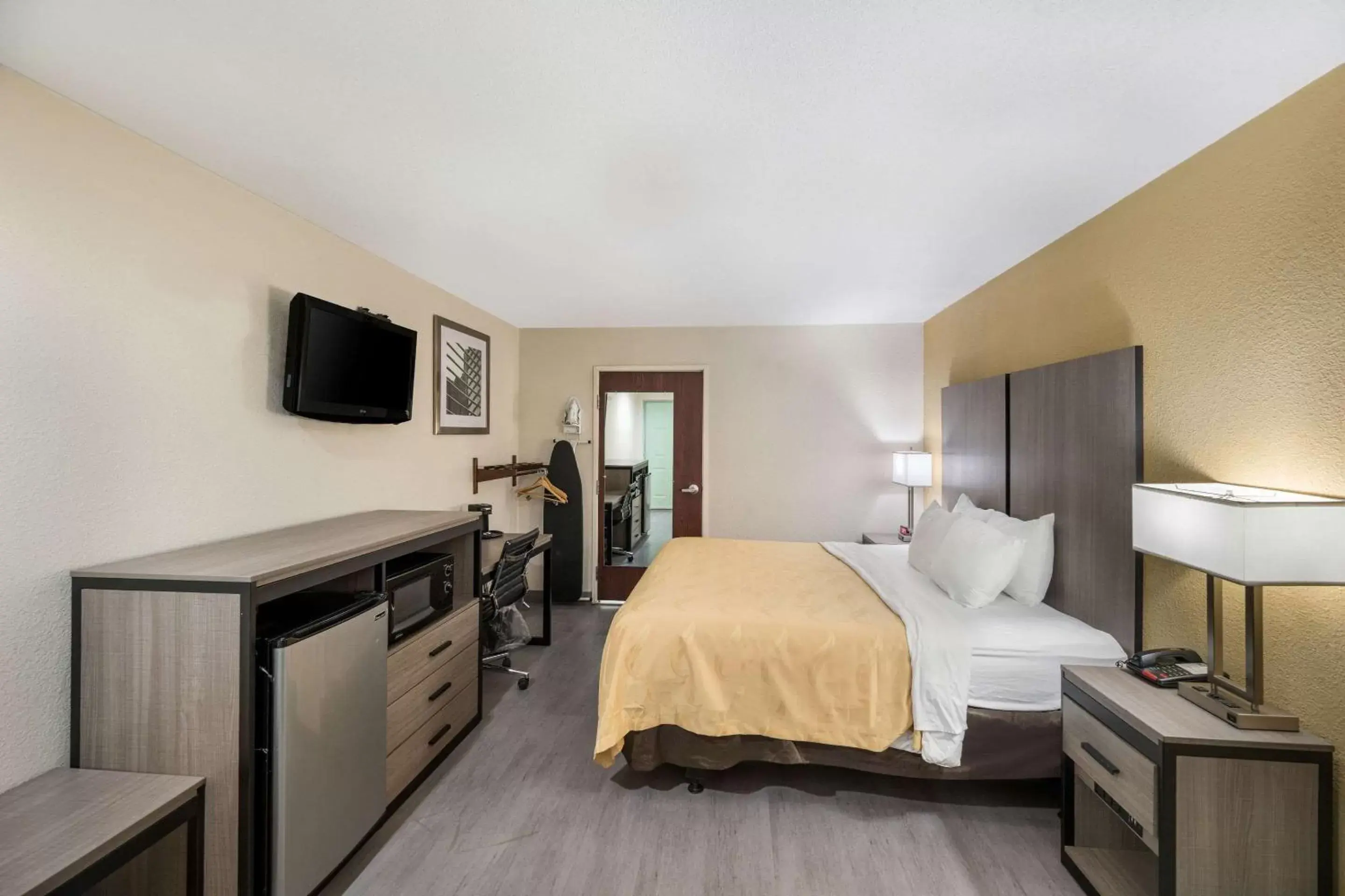 Bedroom, Bed in Quality Inn Fort Stockton Bedroom, Bed in Quality Inn Fort Stockton