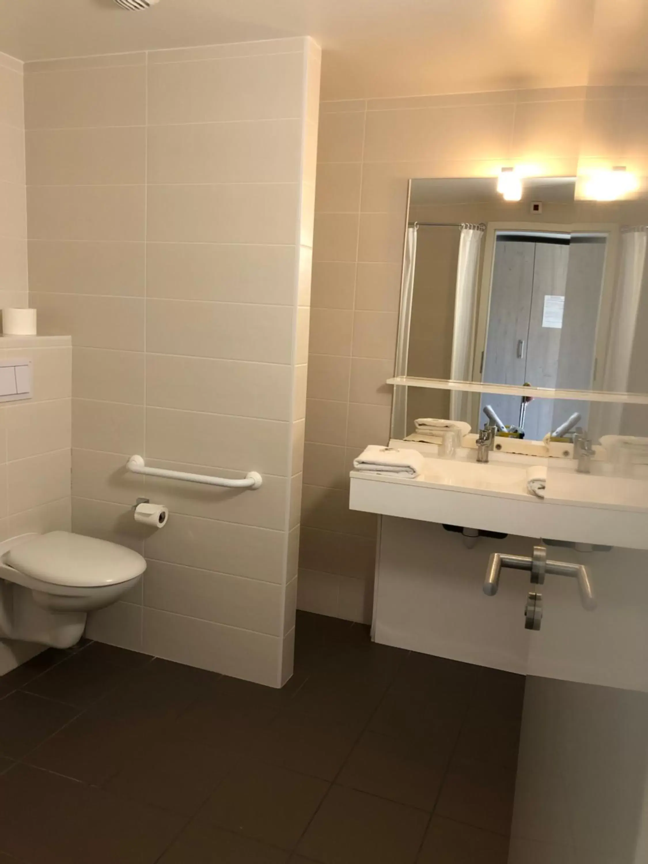 Superior Double Room - Disability Access in Hotel du Grand Parc Superior Double Room - Disability Access in Hotel du Grand Parc