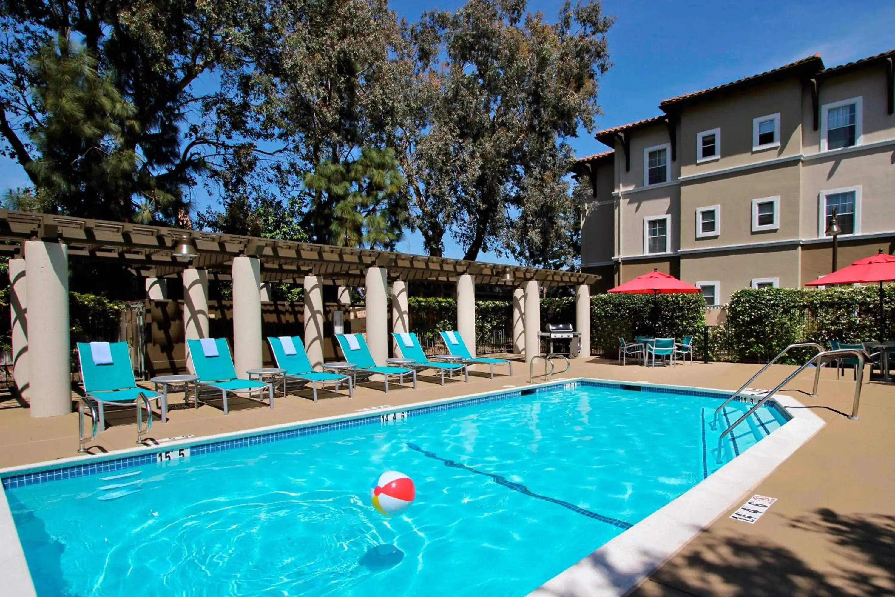 Swimming Pool in TownePlace Suites by Marriott San Jose Cupertino