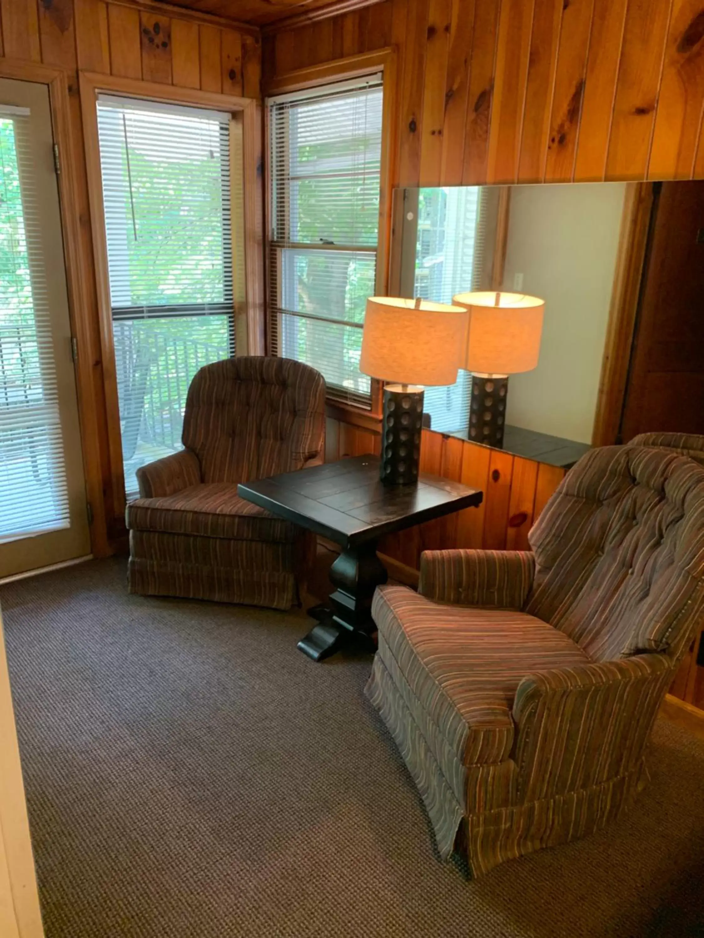 Seating Area in Carr's Northside Hotel and Cottages