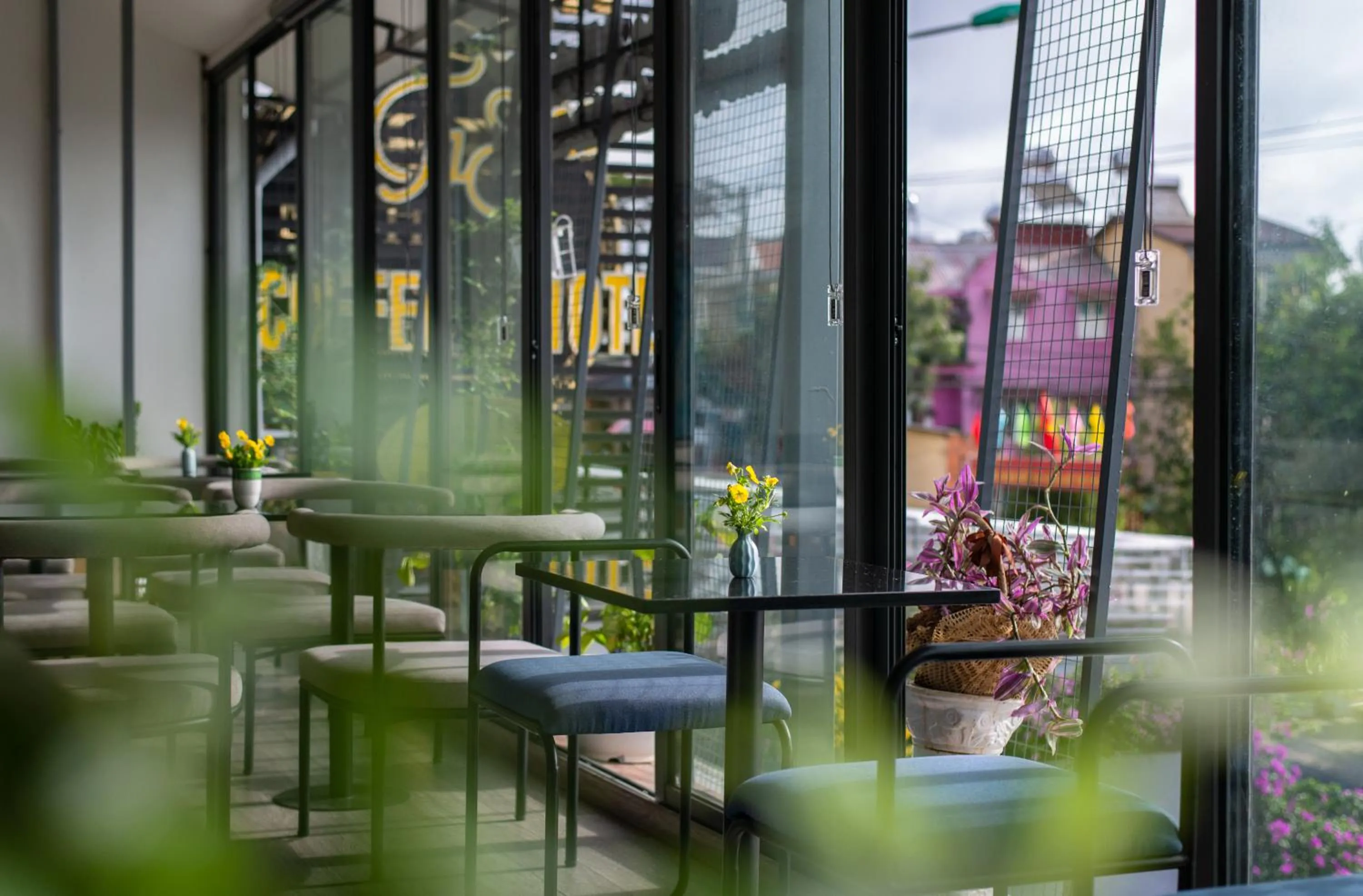 Restaurant/places to eat in Tasme Hotel