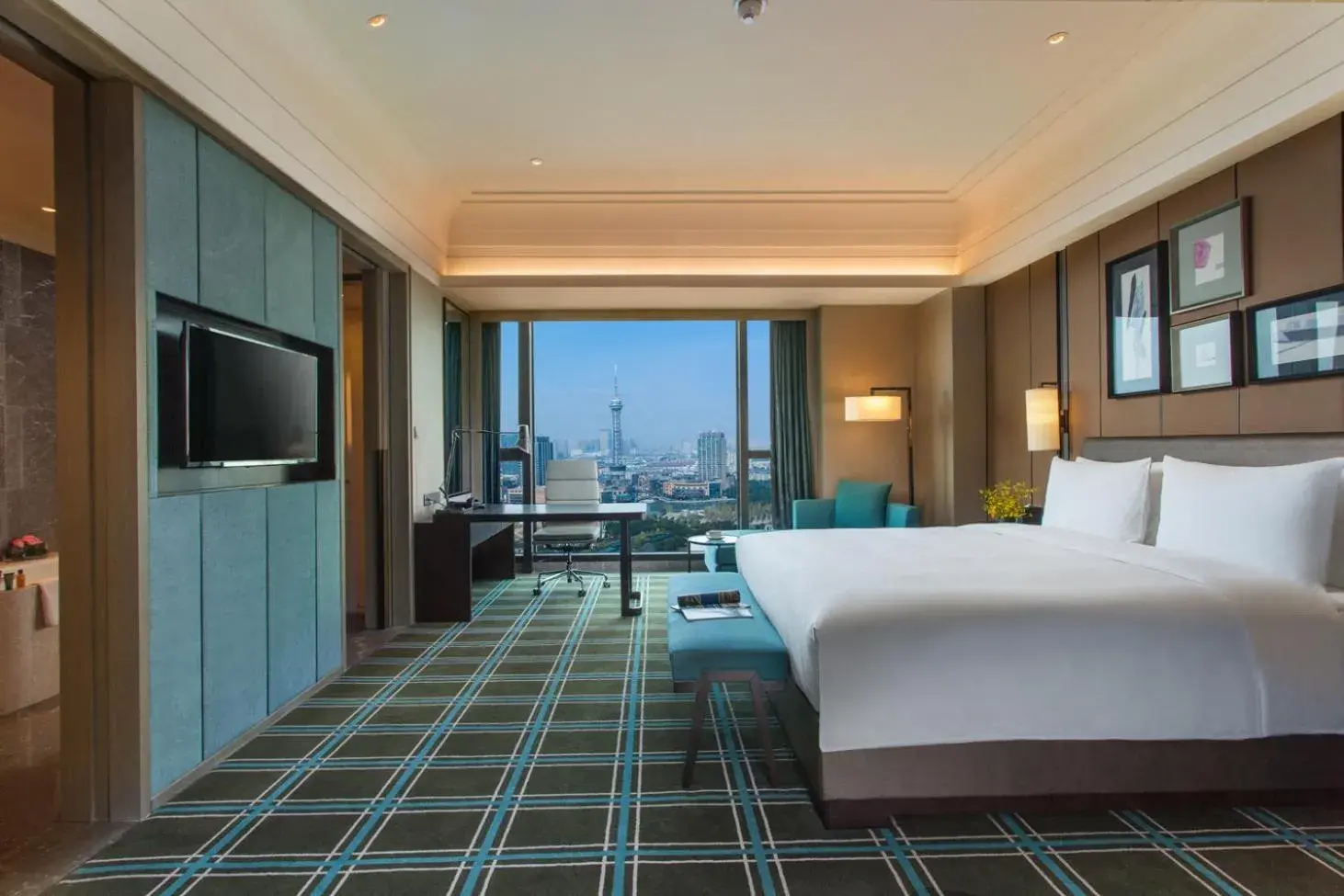 King Guest Room - Park View in Hilton Changzhou King Guest Room - Park View in Hilton Changzhou