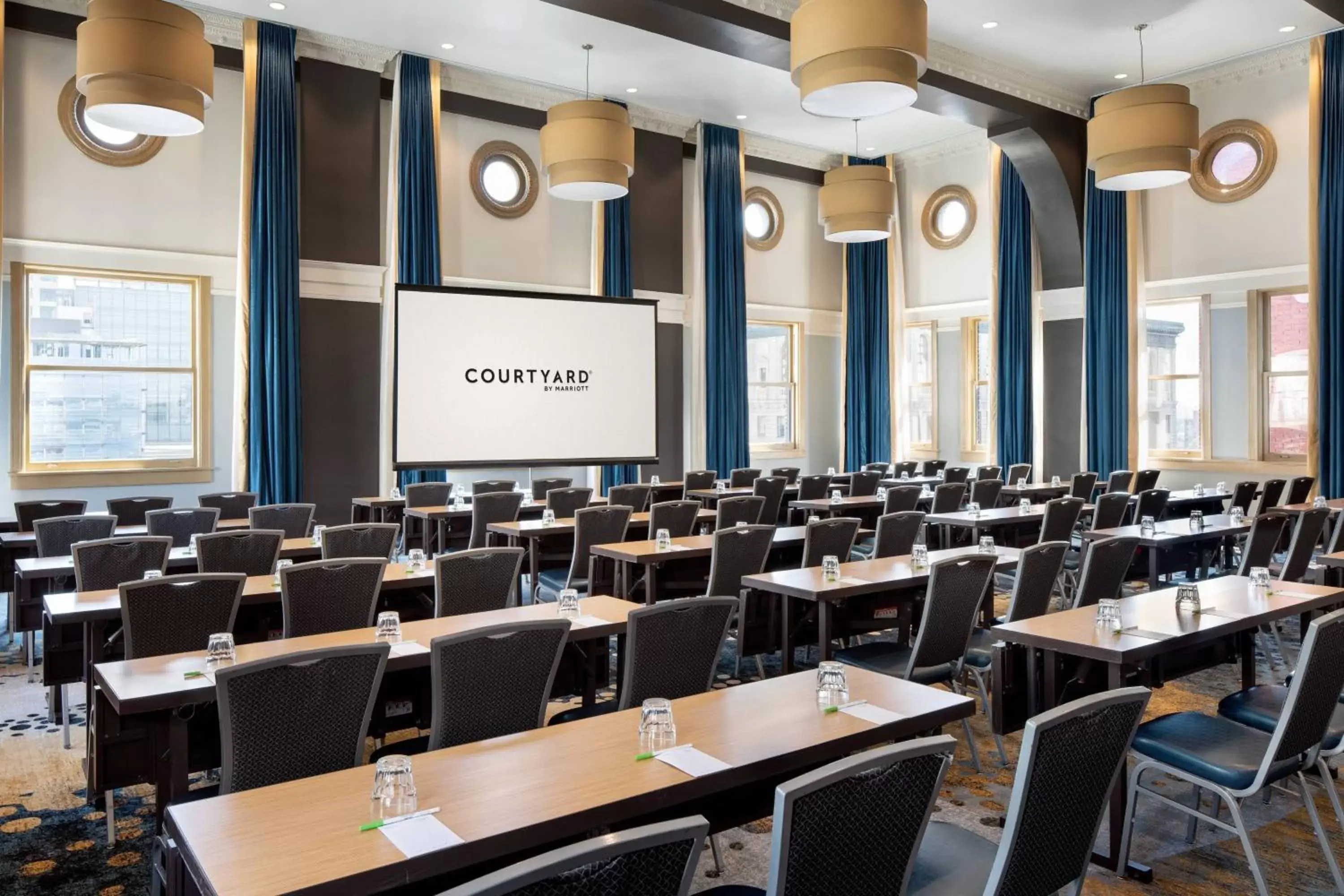 Meeting/conference room in Courtyard Seattle Downtown / Pioneer Square