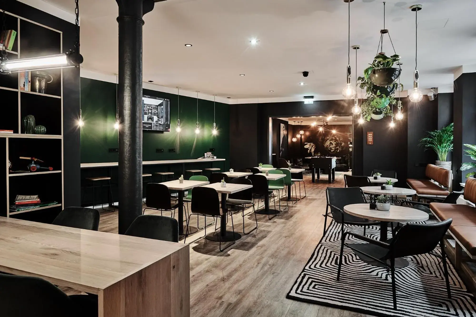 Lounge or bar in GRONERS Leipzig City Center Lounge or bar in GRONERS Leipzig City Center