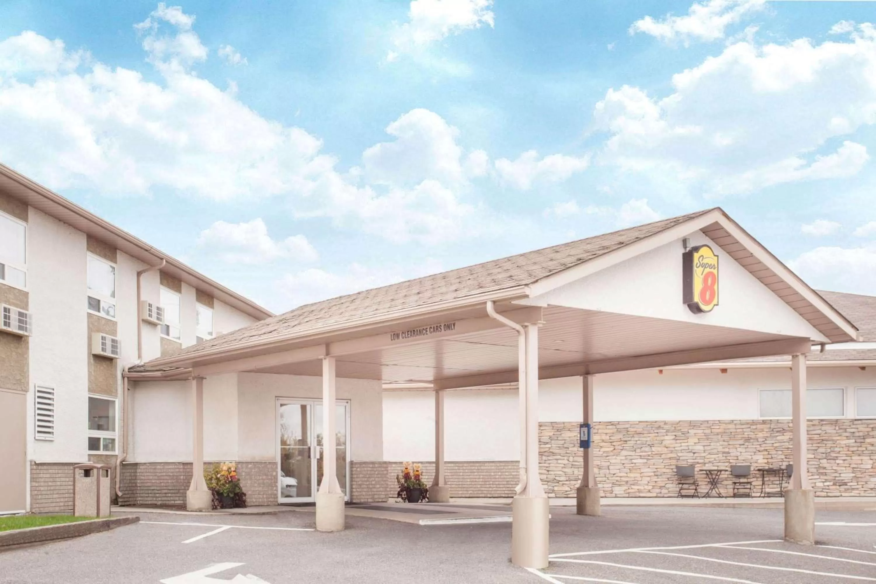 Property building in Super 8 by Wyndham Kenora