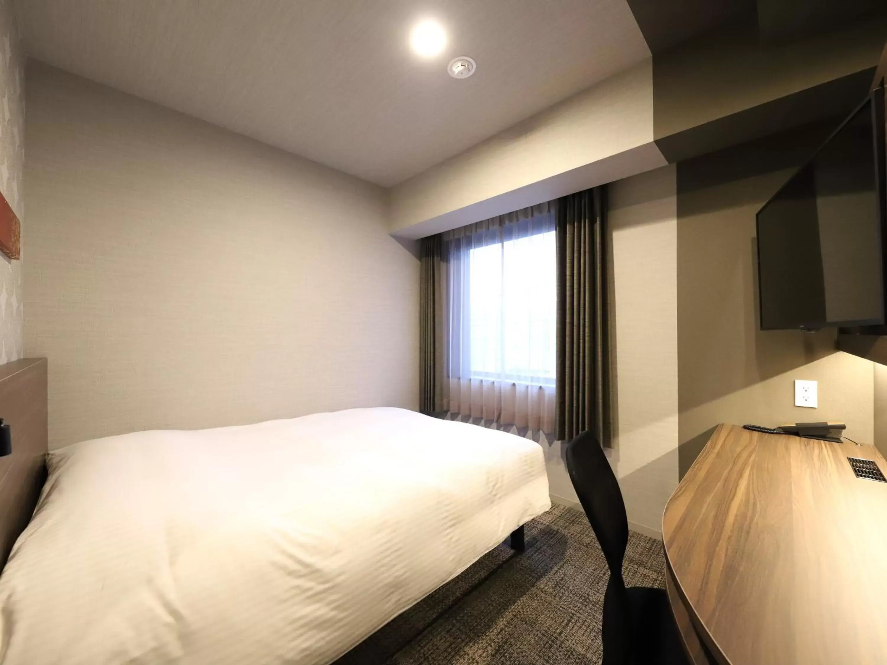 Photo of the whole room, Bed in Smile Hotel Kanazawa Nishiguchi Ekimae