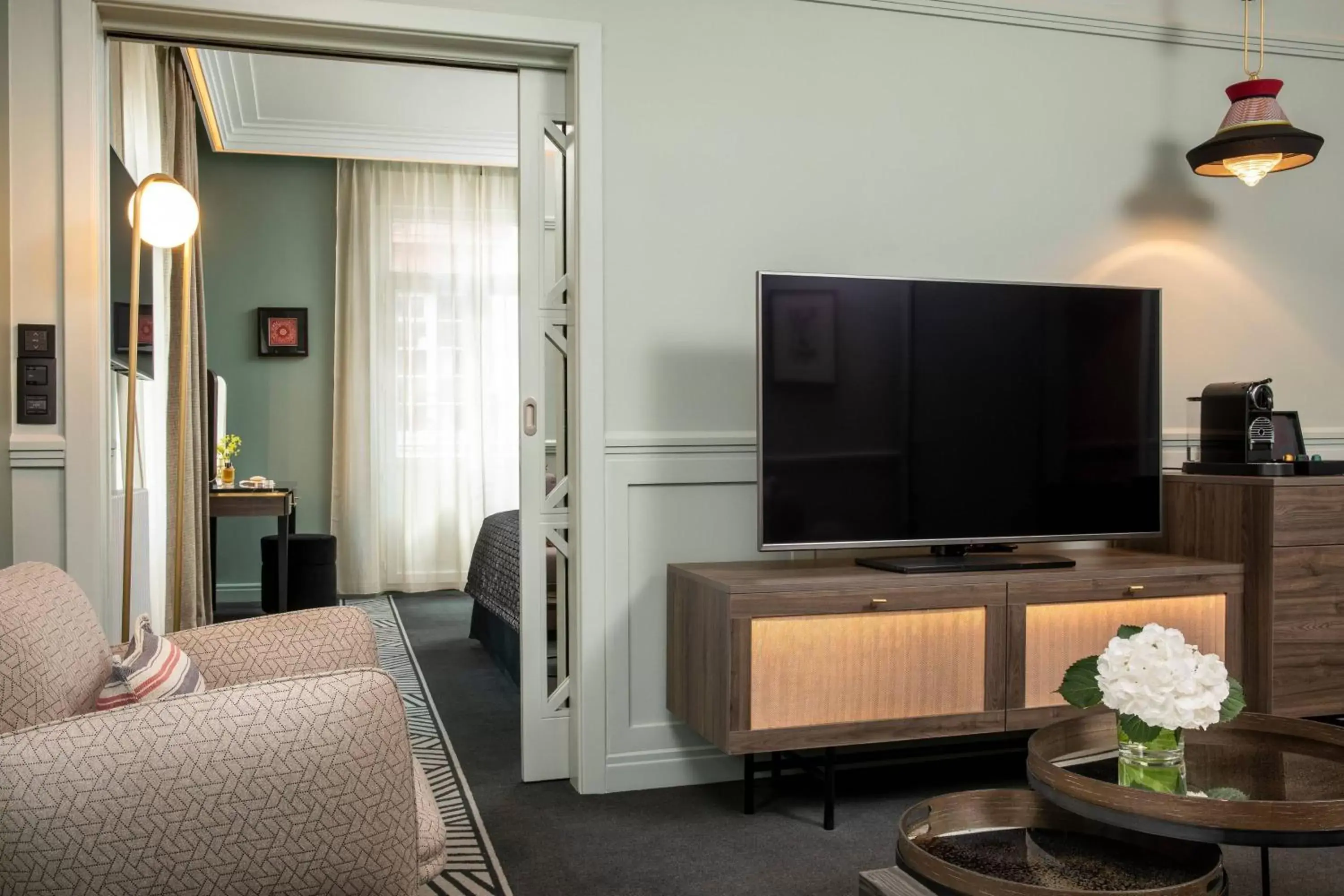 Photo of the whole room, TV/Entertainment Center in Maison Rouge Strasbourg Hotel & Spa, Autograph Collection