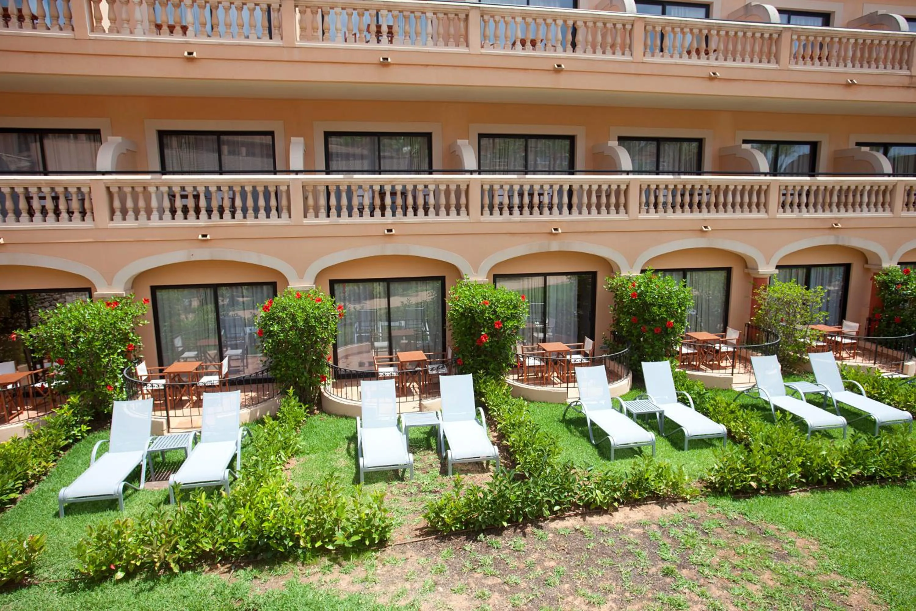 Patio in Mon Port Hotel & Spa