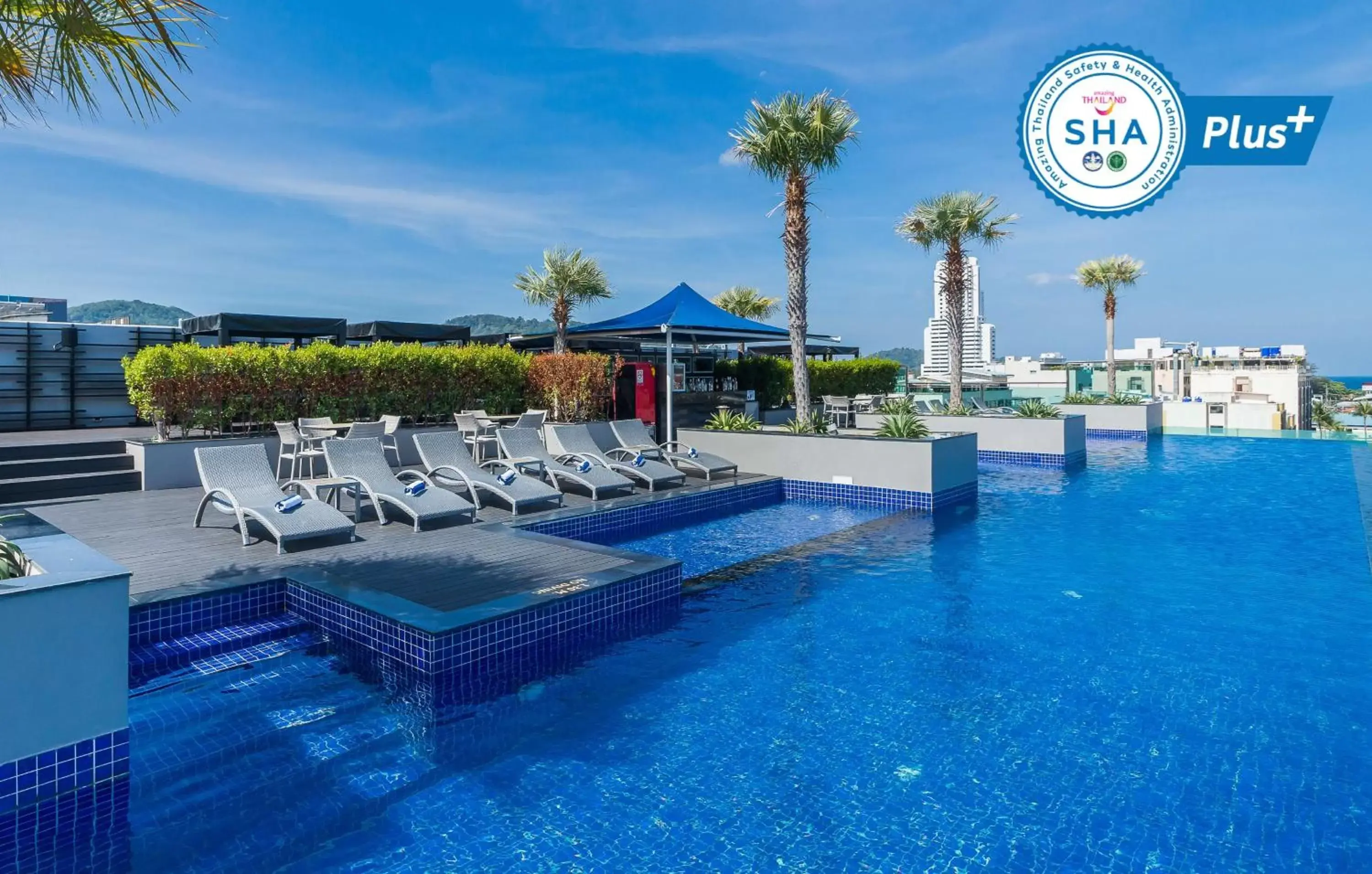 Pool view, Swimming Pool in Best Western Patong Beach