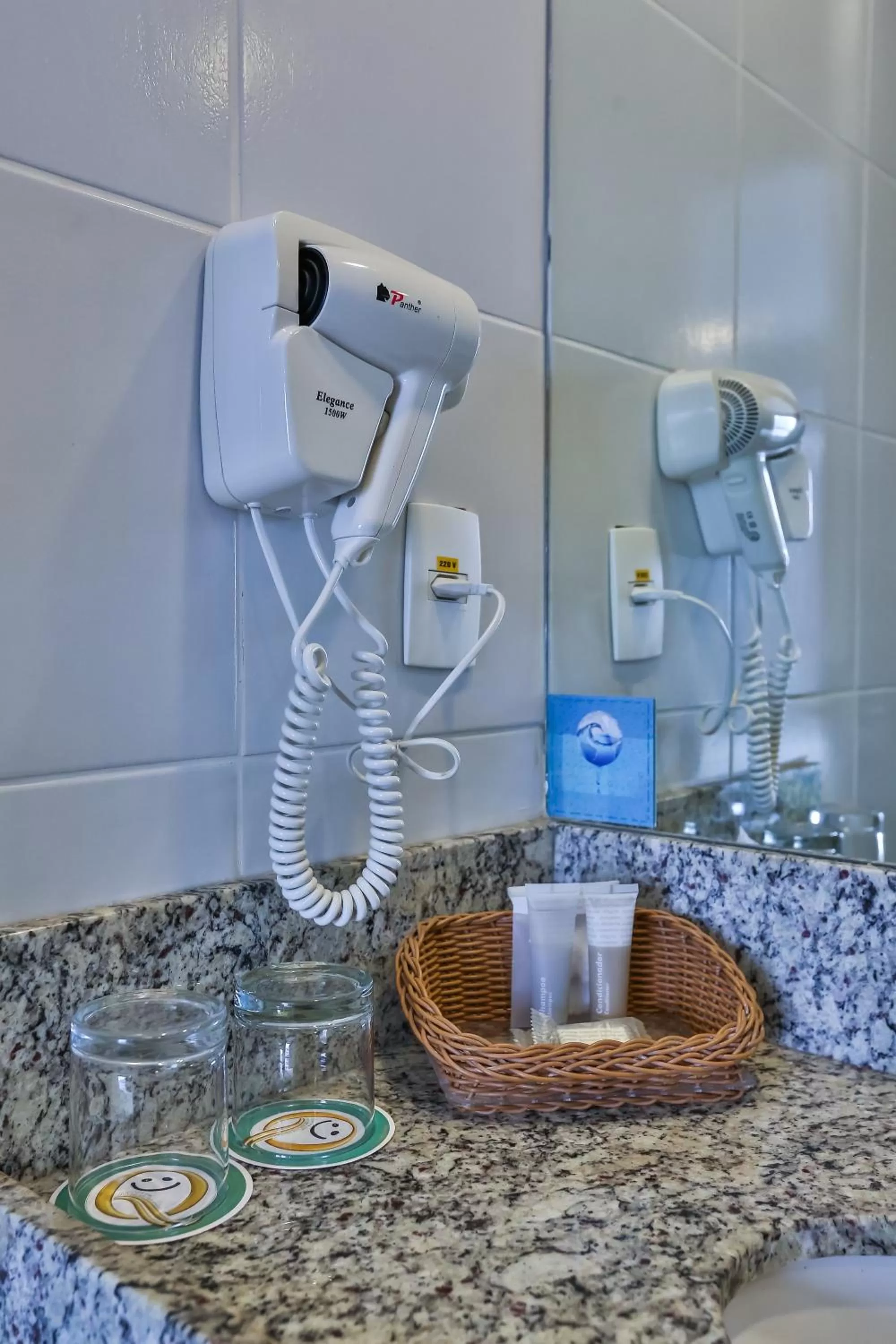 Bathroom in Quality Hotel Manaus