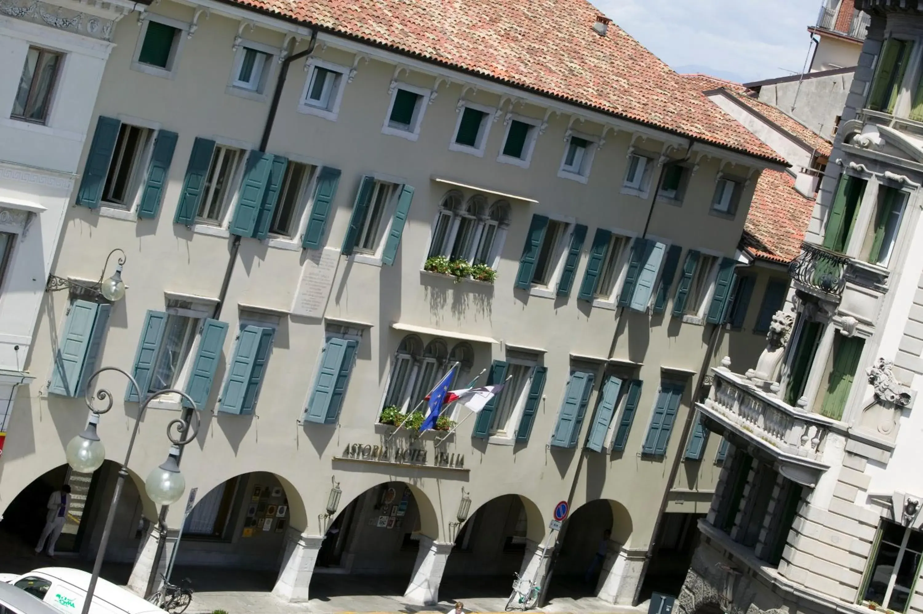 Facade/entrance, Property Building in Astoria Hotel Italia