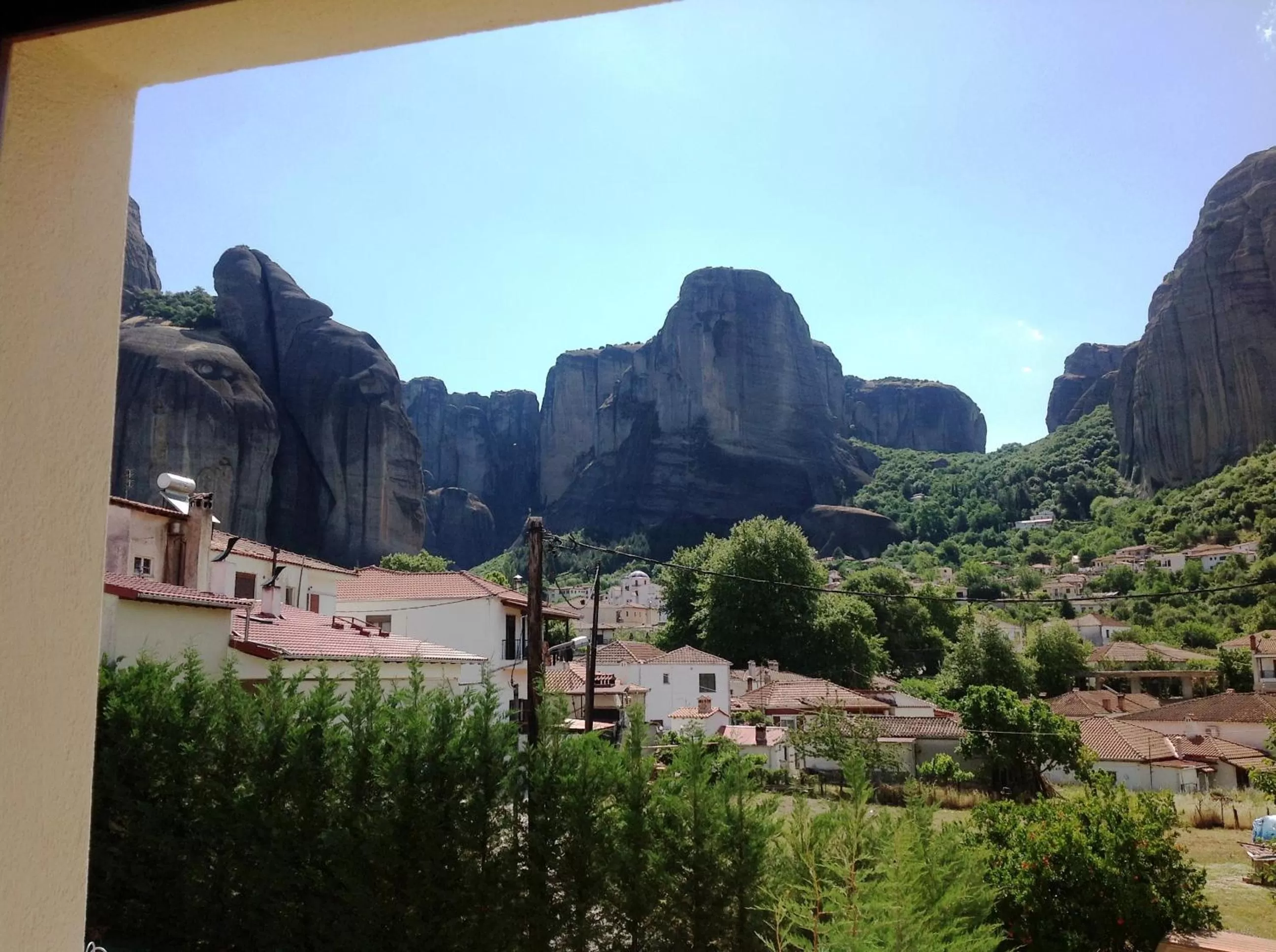 Day in Hotel Meteoritis