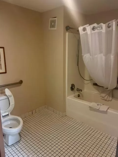 Baymont by Wyndham Battle Creek/I-94