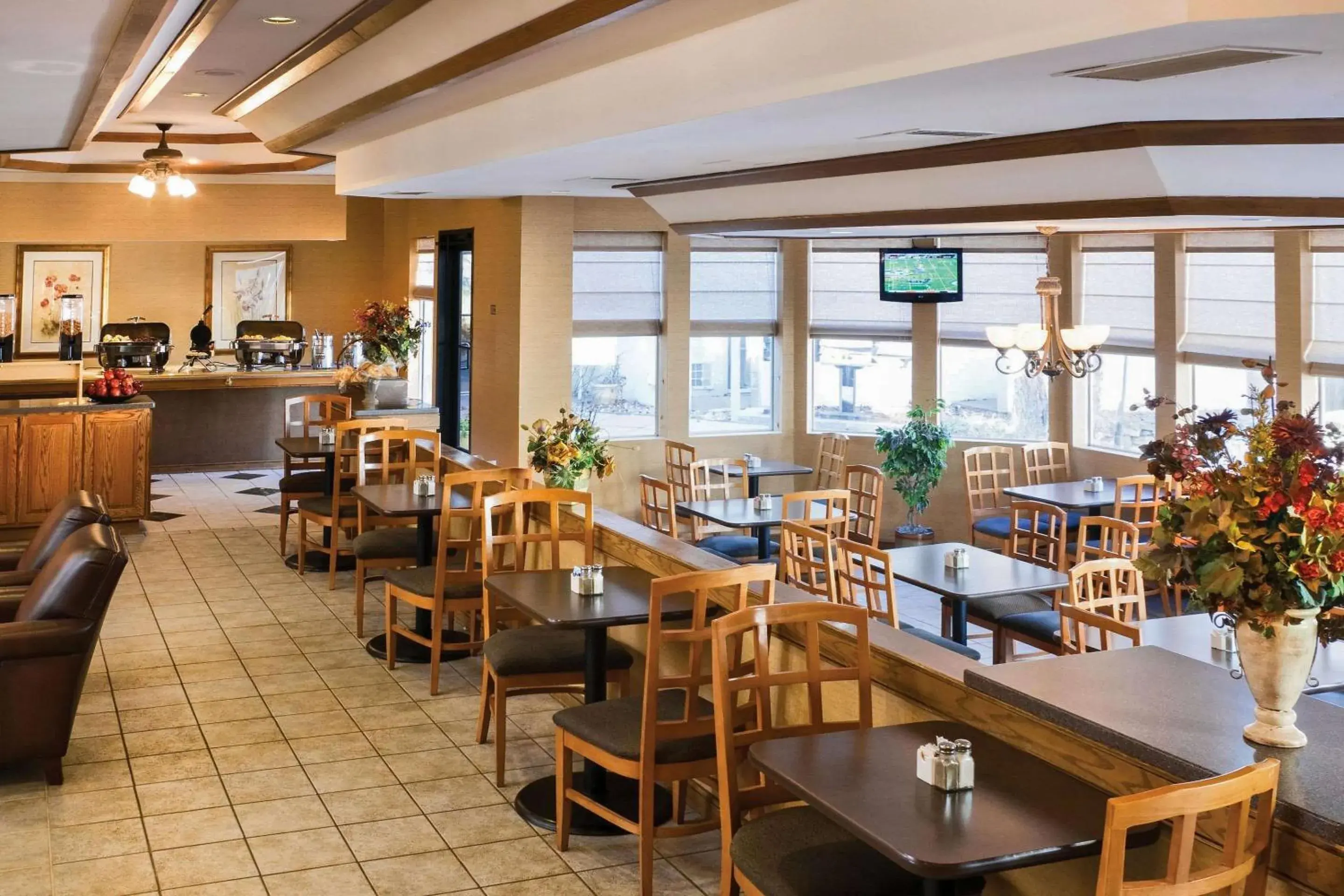 Restaurant/Places to Eat in Quality Inn & Suites Albuquerque Downtown University