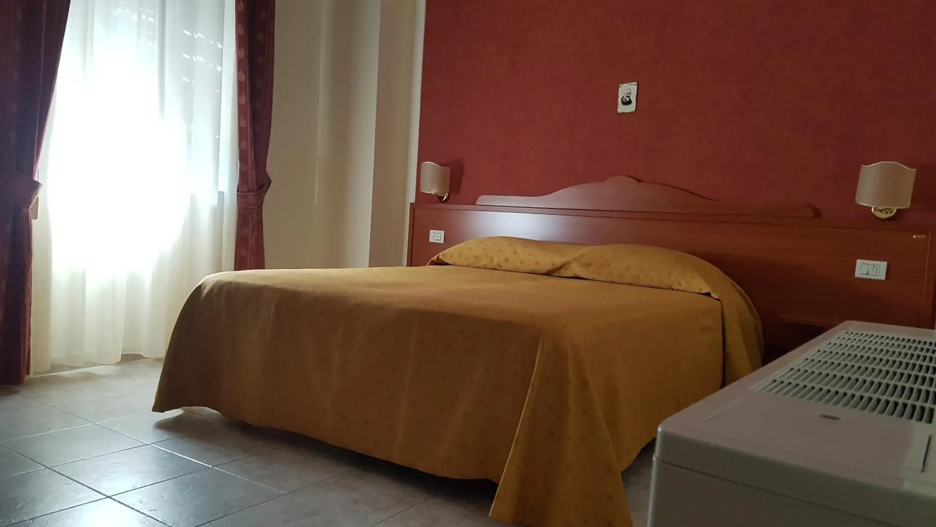 Pets, Bed in Hotel Dei Cappuccini