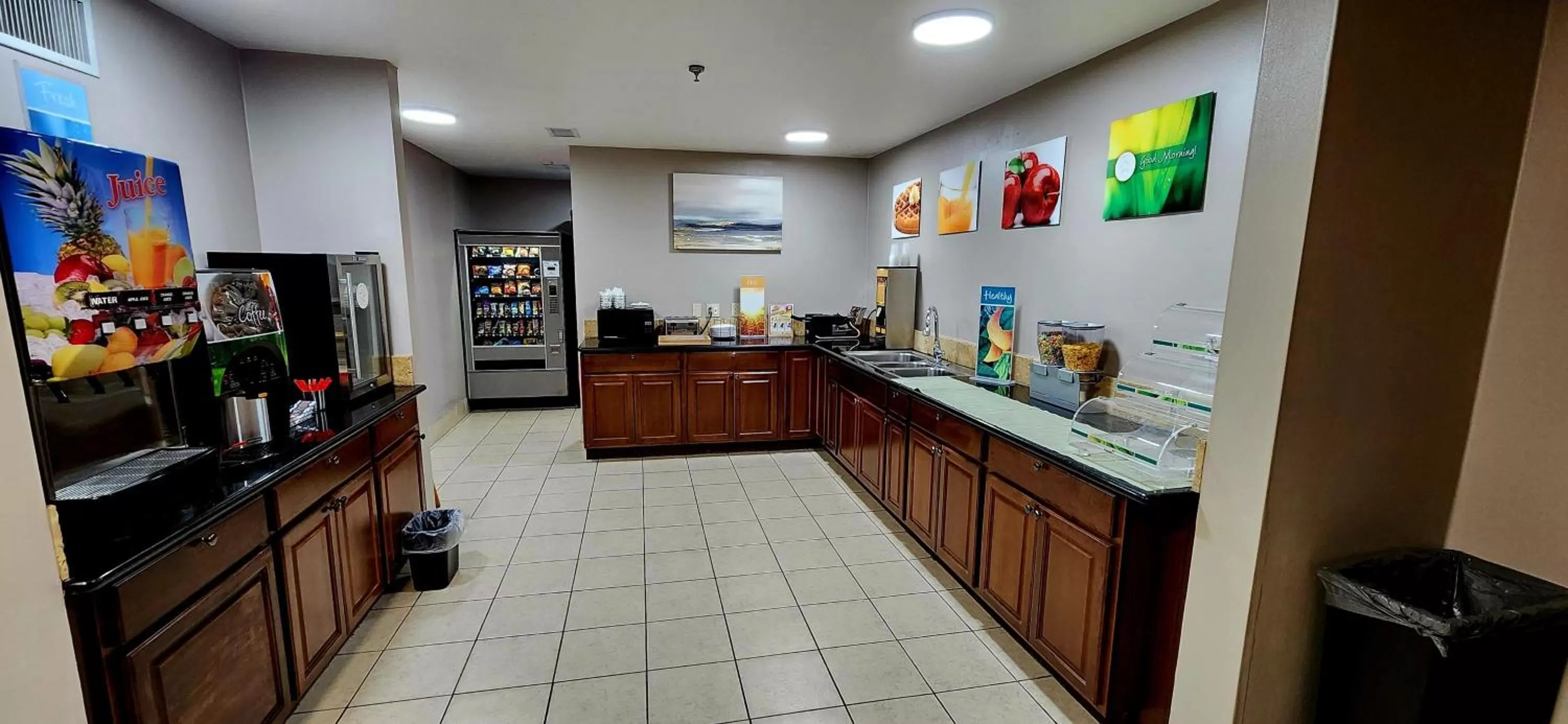 Breakfast in Quality Inn Brunswick Cleveland South