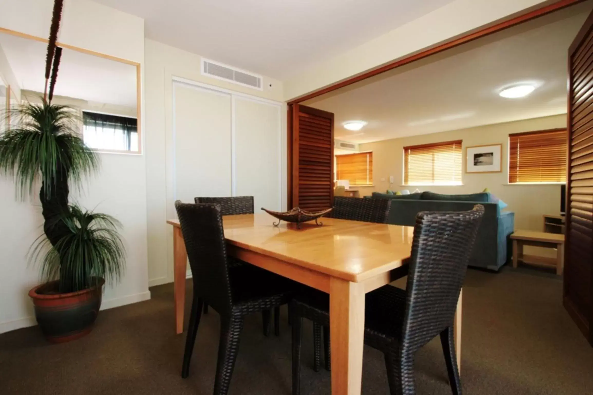 Dining area in Riverside Holiday Apartments